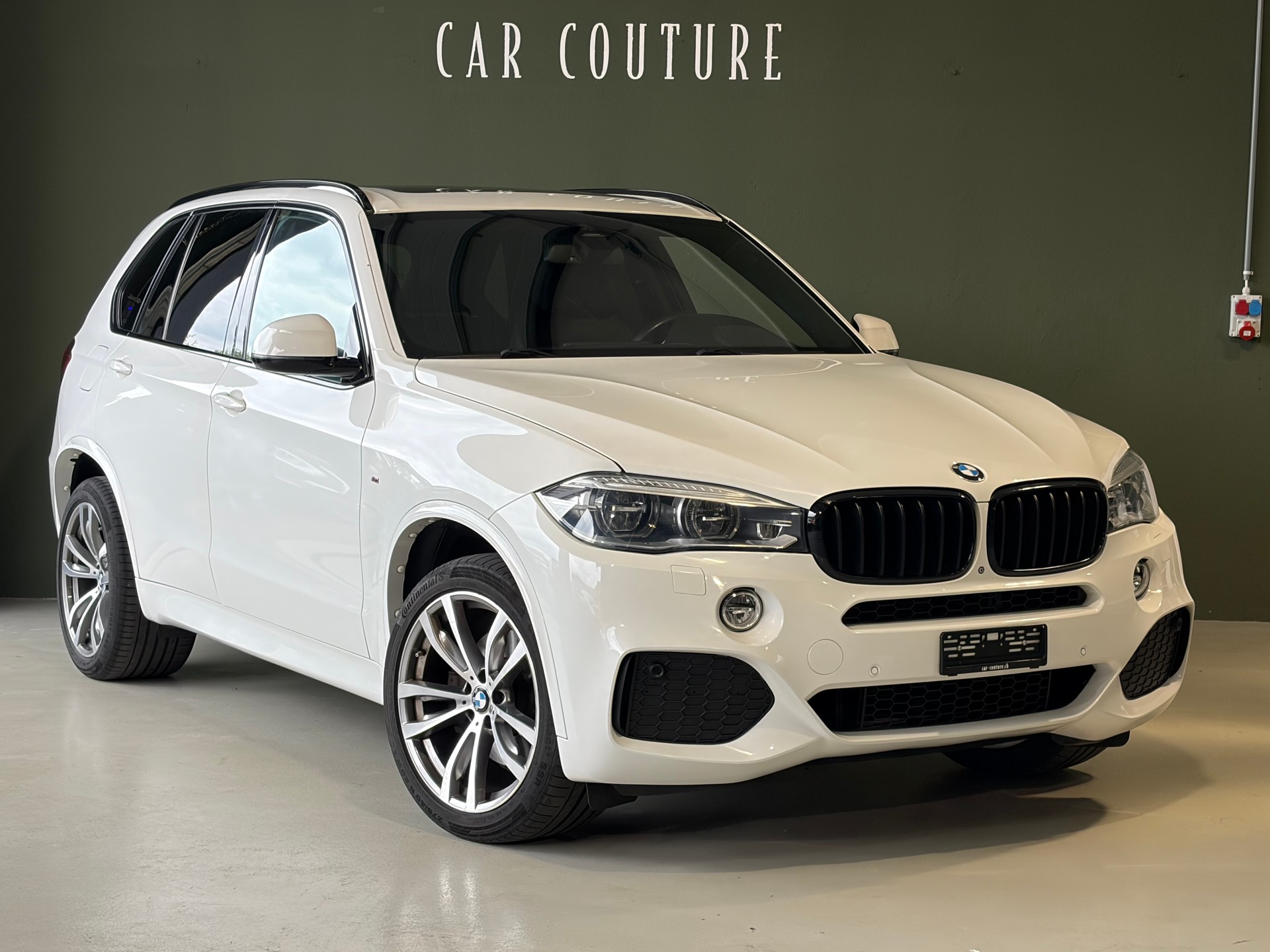 BMW X5 xDrive 40d Steptronic * M-Sport *CH-Fahrzeug*Shadow Line*-showroom-element-2