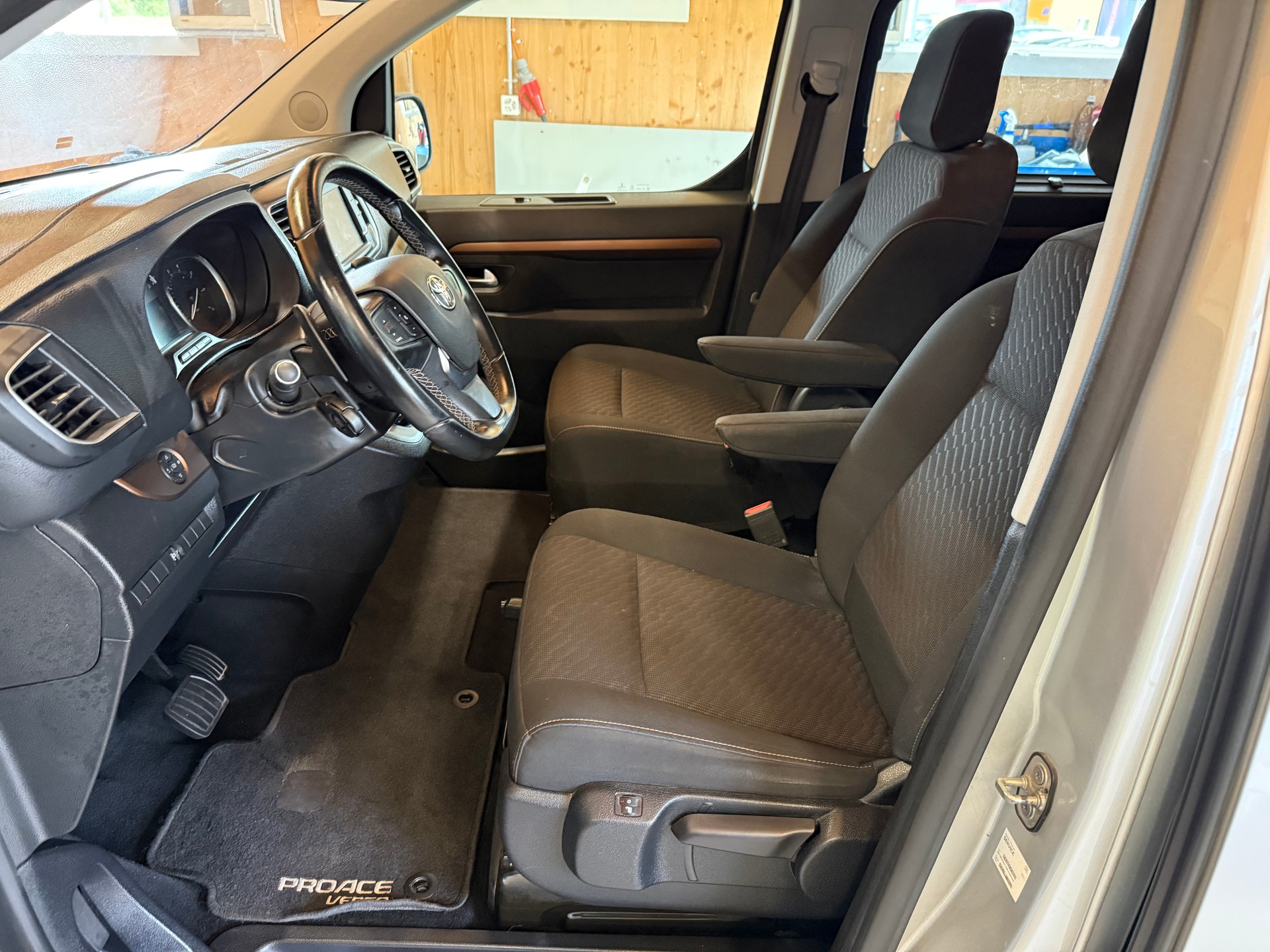 TOYOTA Proace Verso 2.0 D-4D Trend Medium Automatic-image-6