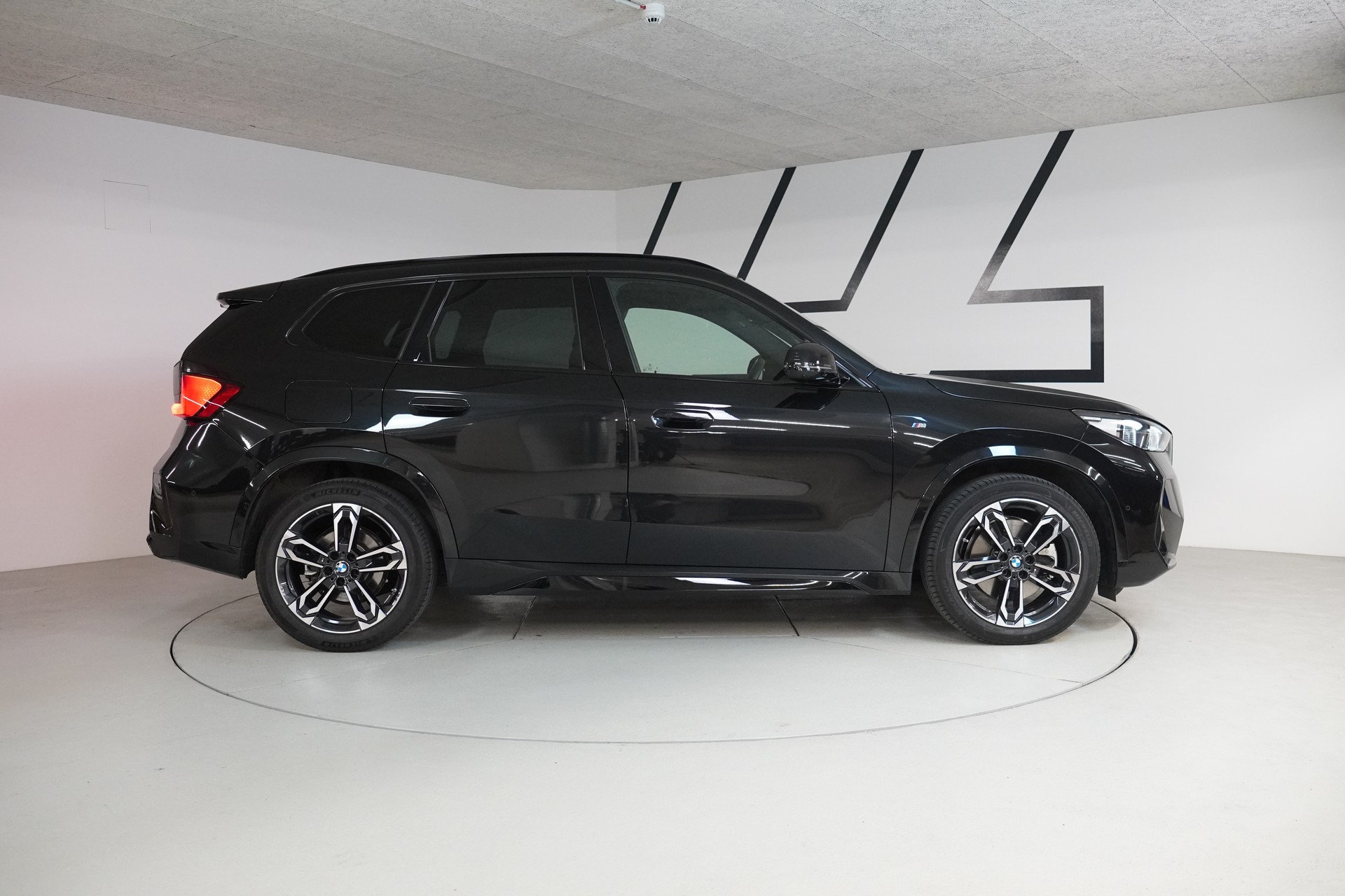 BMW X1 xDrive 23d 48V M Sport-image-7