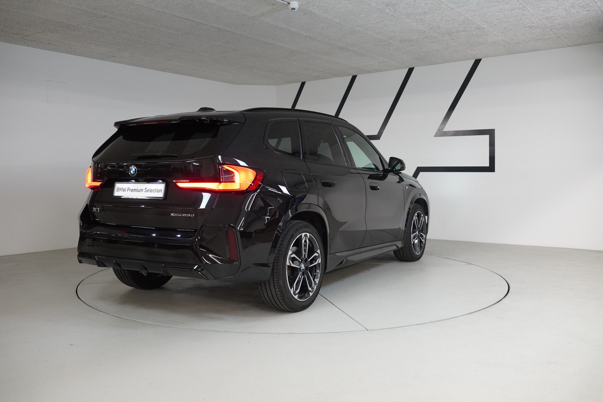 BMW X1 xDrive 23d 48V M Sport-image-6