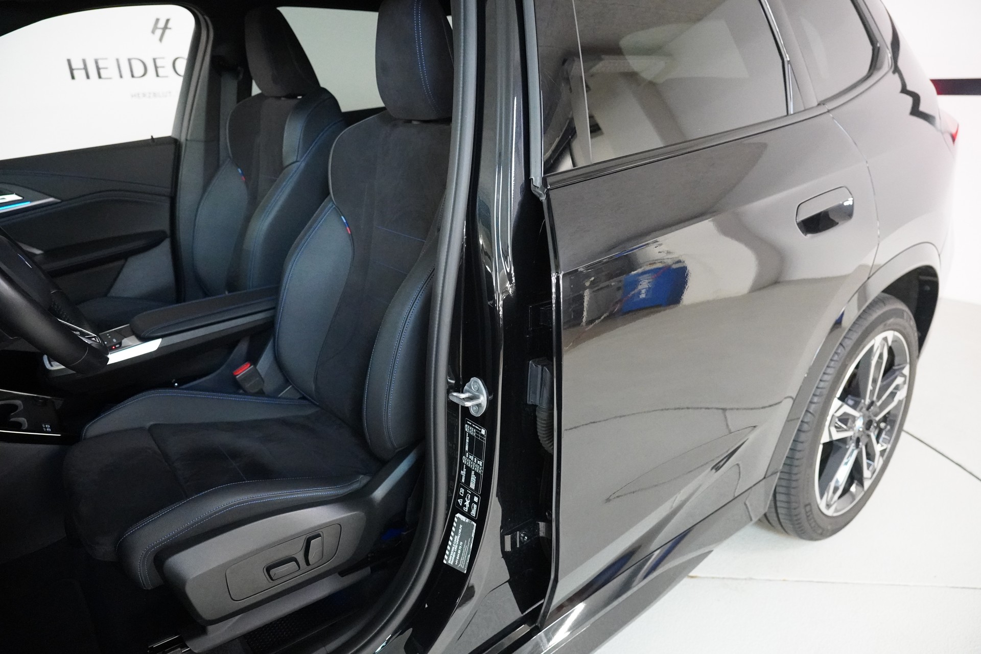 BMW X1 xDrive 23d 48V M Sport-image-11