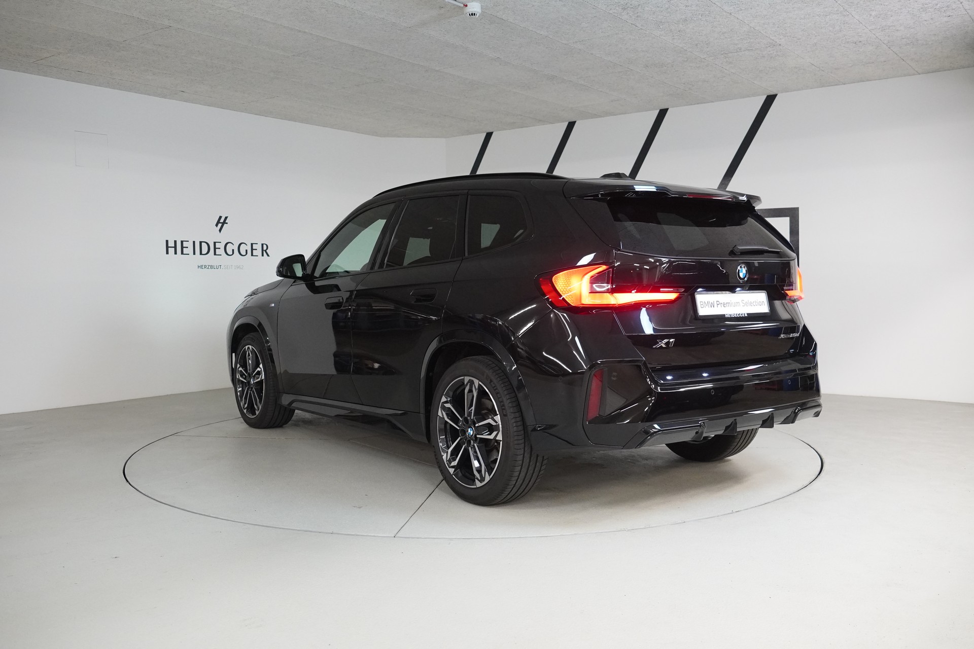 BMW X1 xDrive 23d 48V M Sport-image-4