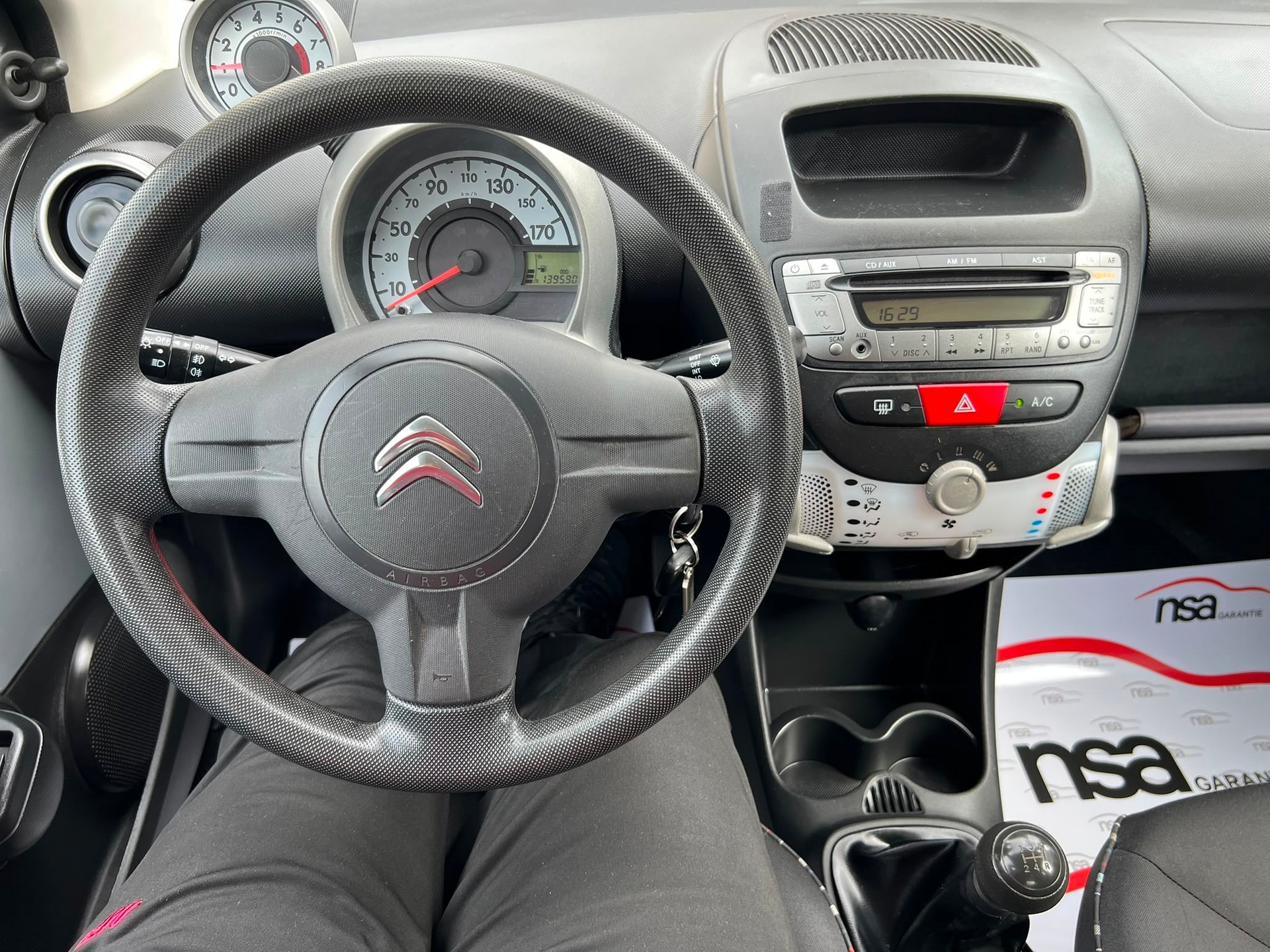 CITROEN C1 1.0i Exclusive-image-9