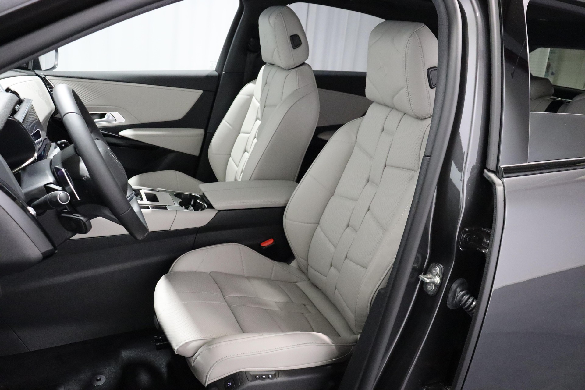 DS AUTOMOBILES 7 1.6 E-Tense Étoile 4x4-showroom-element-3