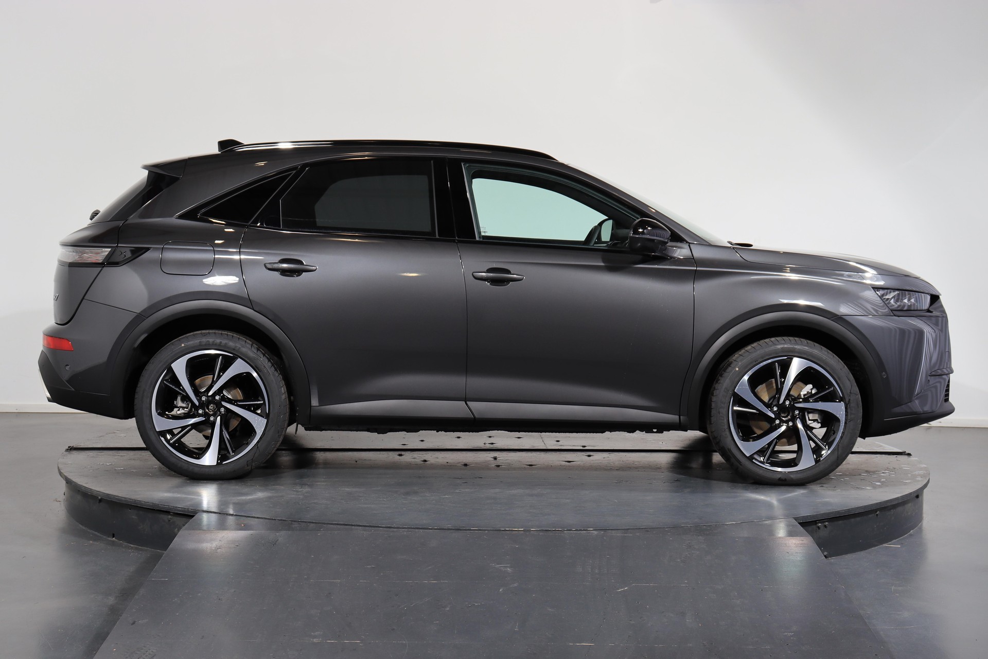 DS AUTOMOBILES 7 1.6 E-Tense Étoile 4x4-showroom-element-1