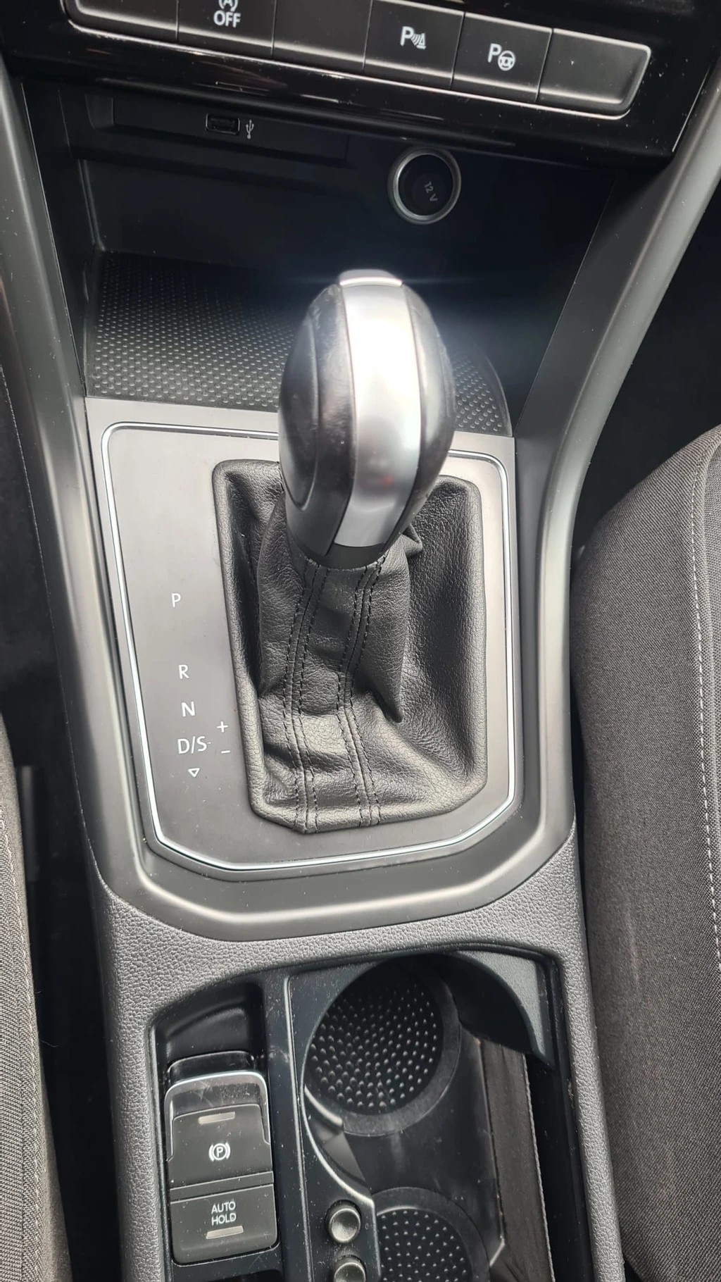 VW Touran 2.0 TDI BlueMotion TechnologyComfortline DSG ** Anh-Kupplung ** Gr.Navi ** RF-Kamera ** Parkhilfe v+h **-image-11
