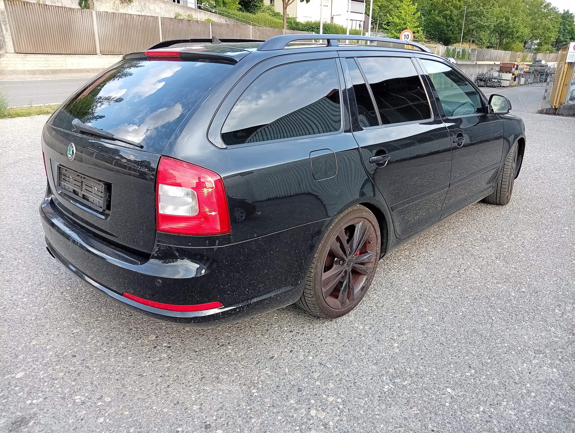 SKODA Octavia Combi 2.0 TSI RS-image-4