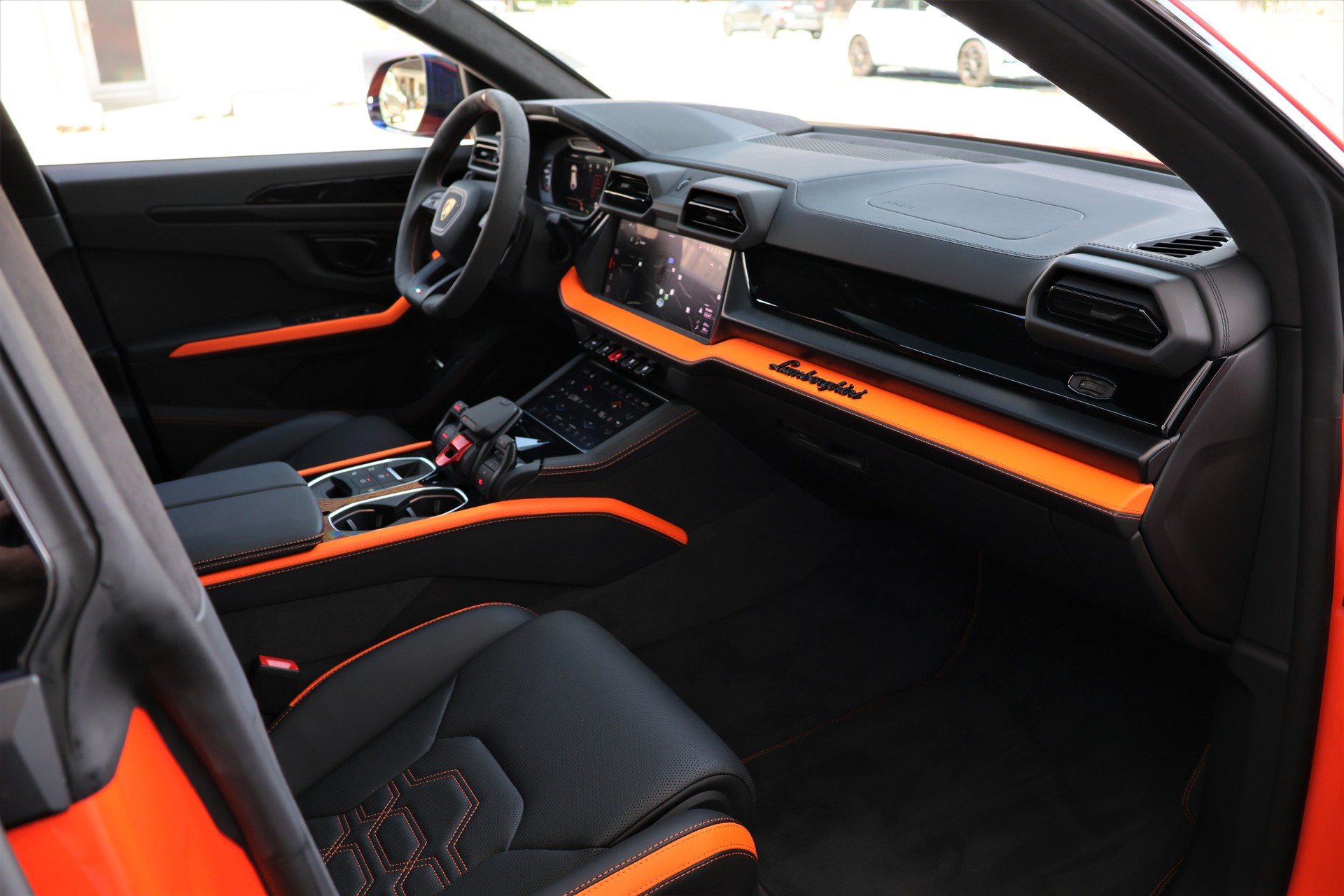 LAMBORGHINI Urus SE *ARANCIAEGON*-image-25
