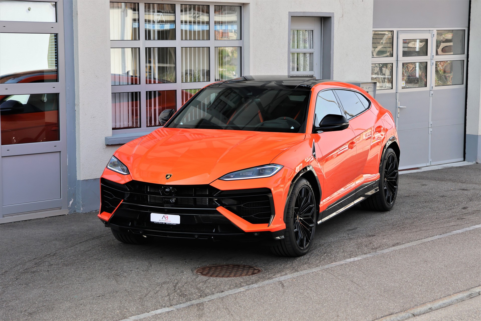 LAMBORGHINI Urus SE *ARANCIAEGON*