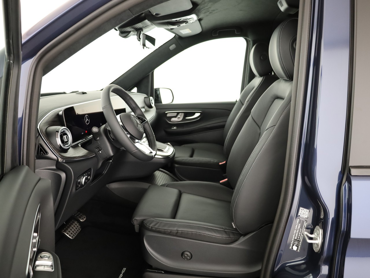 MERCEDES-BENZ V 300 d lang 4Matic Swiss Edition 9G-Tronic-showroom-element-3