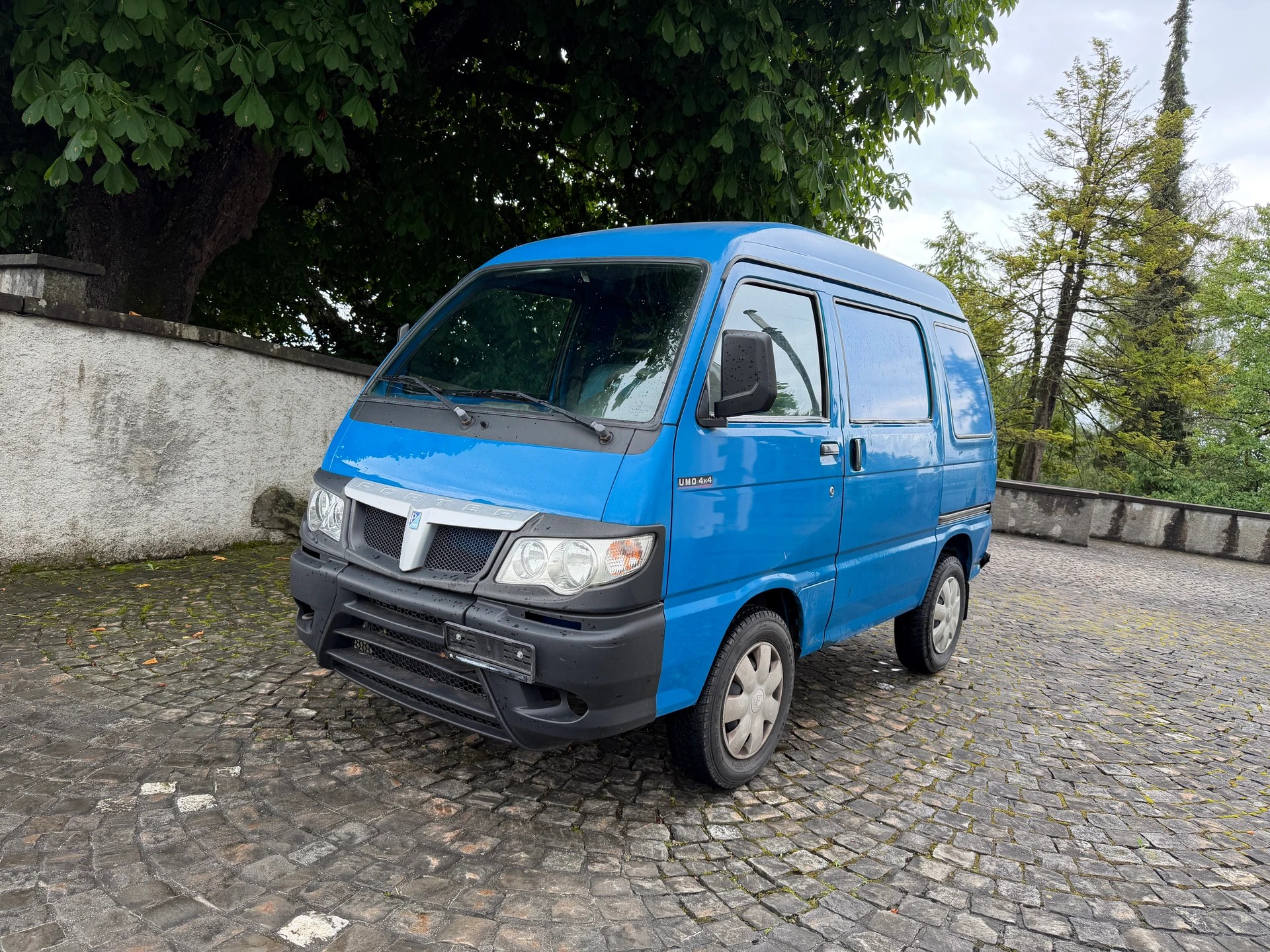 VW PIAGGIO Porter 1.3 Umo 4x4 / Kasten / 1 Hand / CH-Fahrzeug / Schiebetür links & rechts