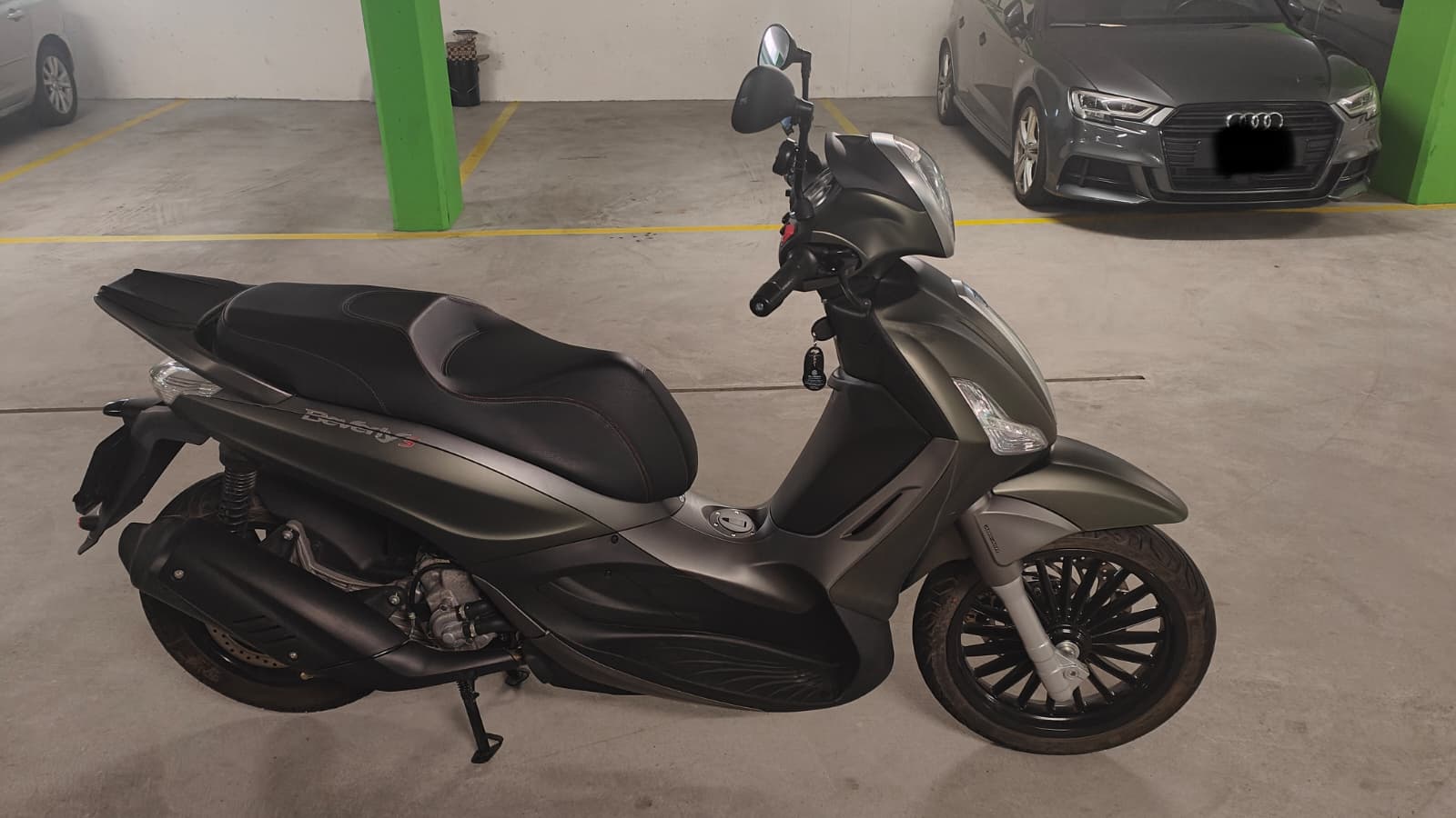 PIAGGIO Beverly 300 S-image-1
