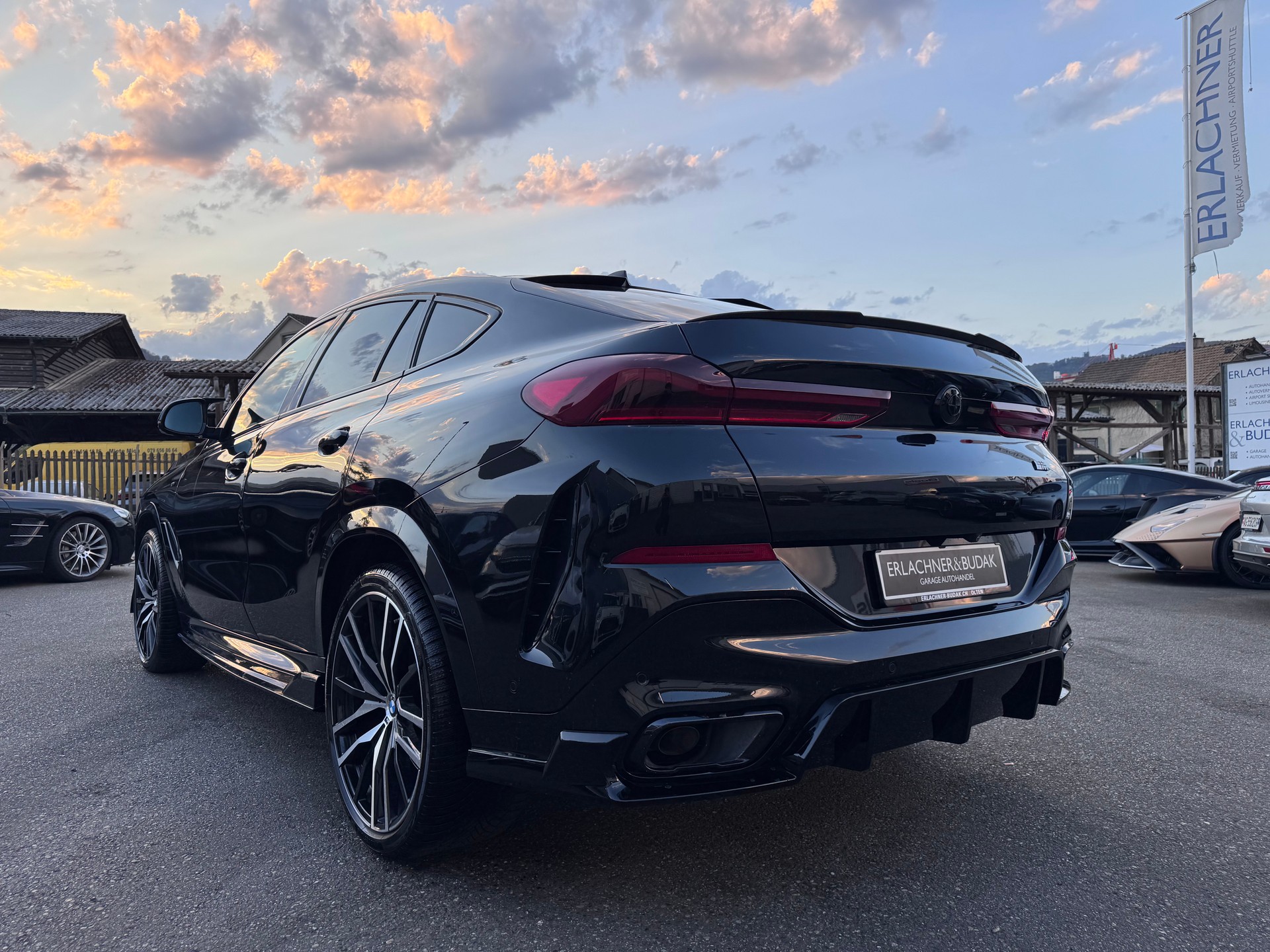 BMW X6 M50d-showroom-element-3