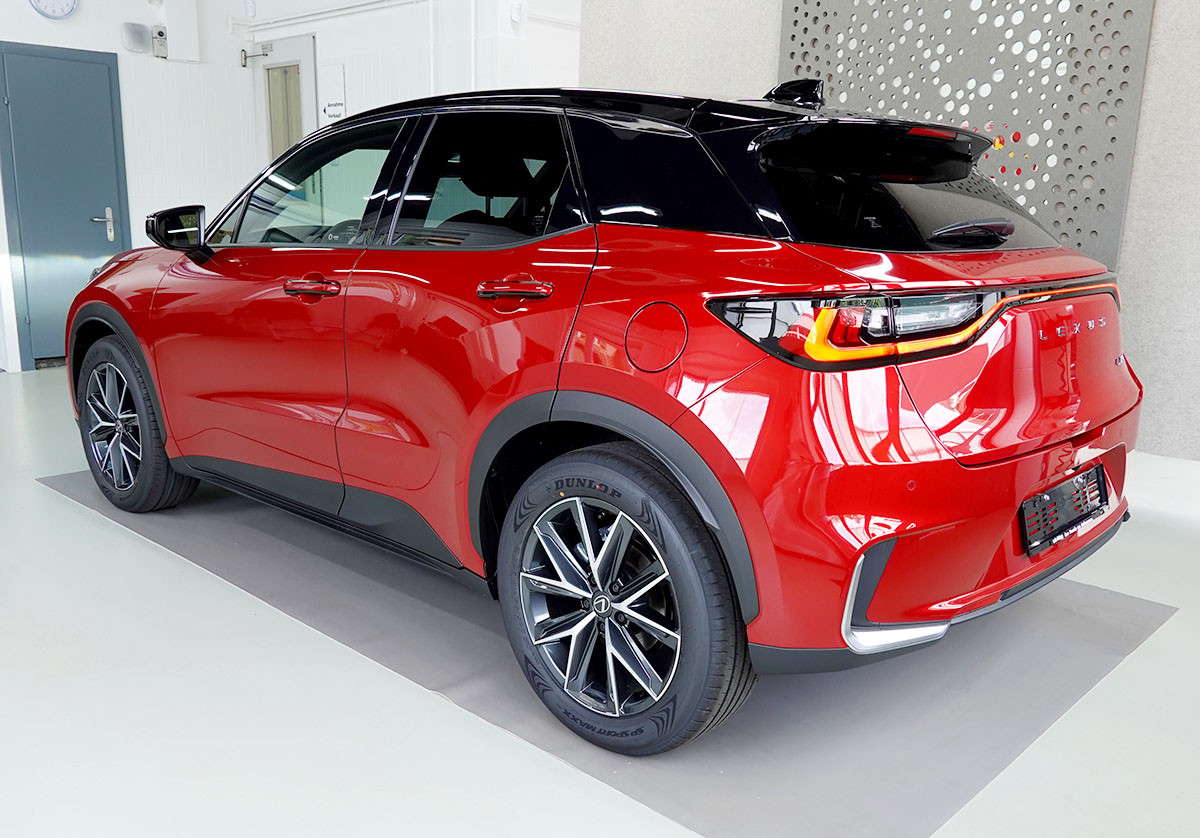 LEXUS LBX FWD Emotion CVT-showroom-element-2