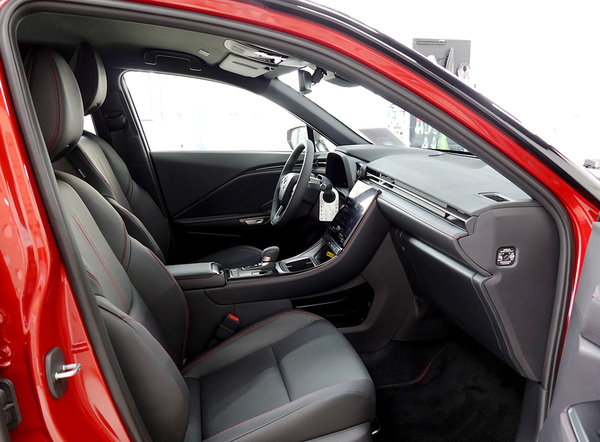 LEXUS LBX FWD Emotion CVT-image-4