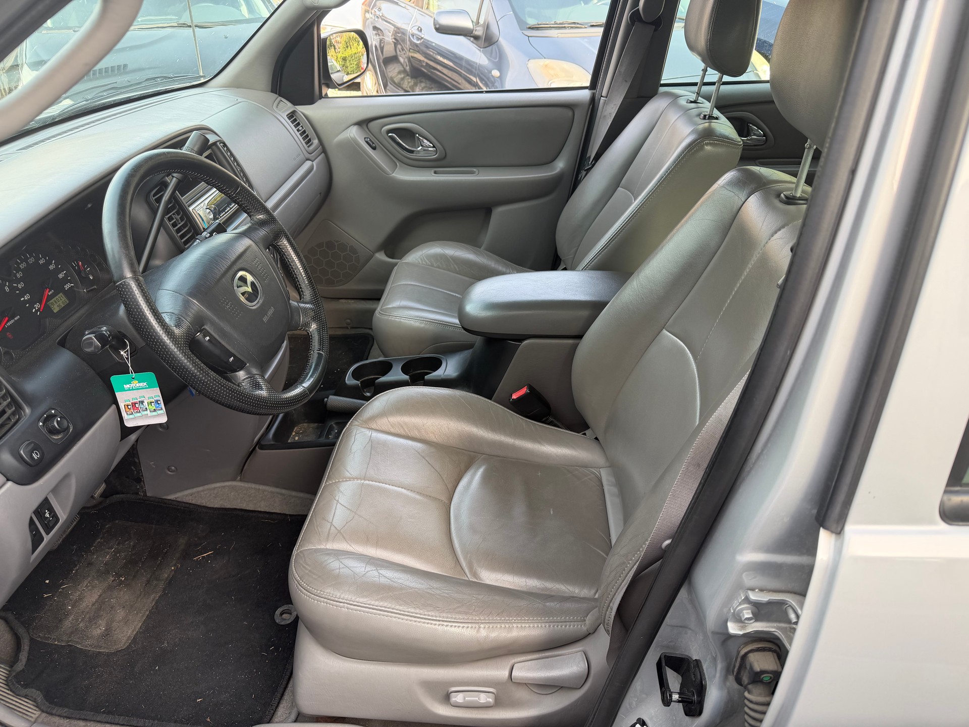 MAZDA Tribute 3.0 V6 Executive-image-8