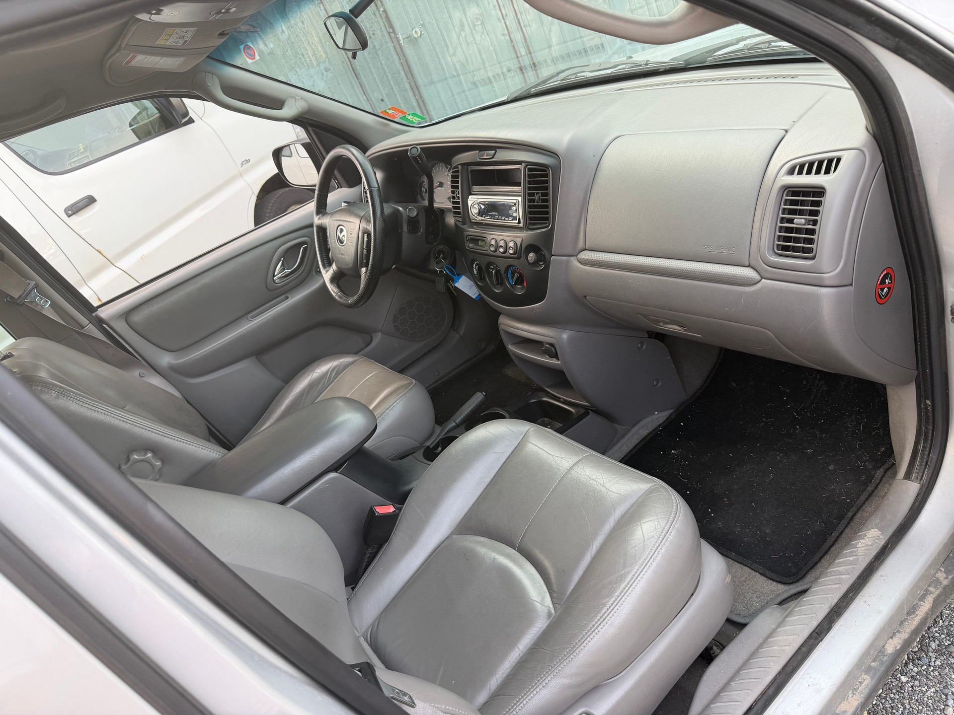 MAZDA Tribute 3.0 V6 Executive-image-4