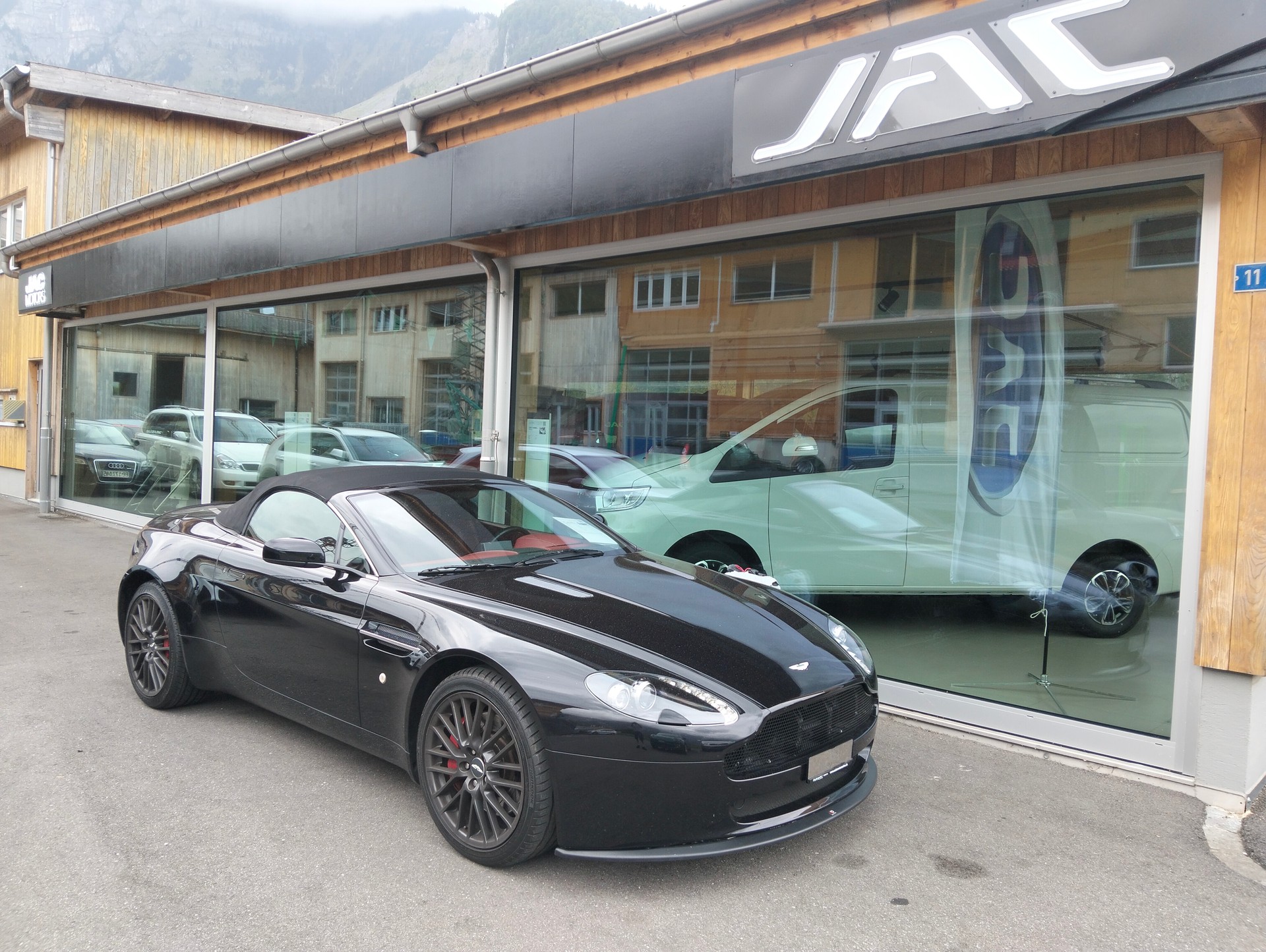 ASTON MARTIN V8 Vantage 4.7 Sportshift