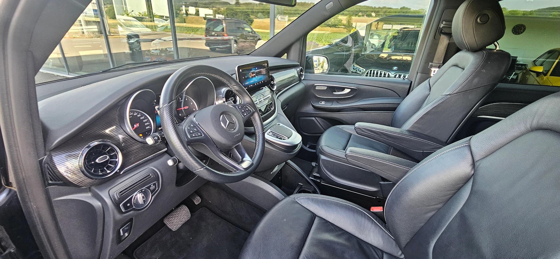 MERCEDES-BENZ V 300 d lang 9G-Tronic-image-5
