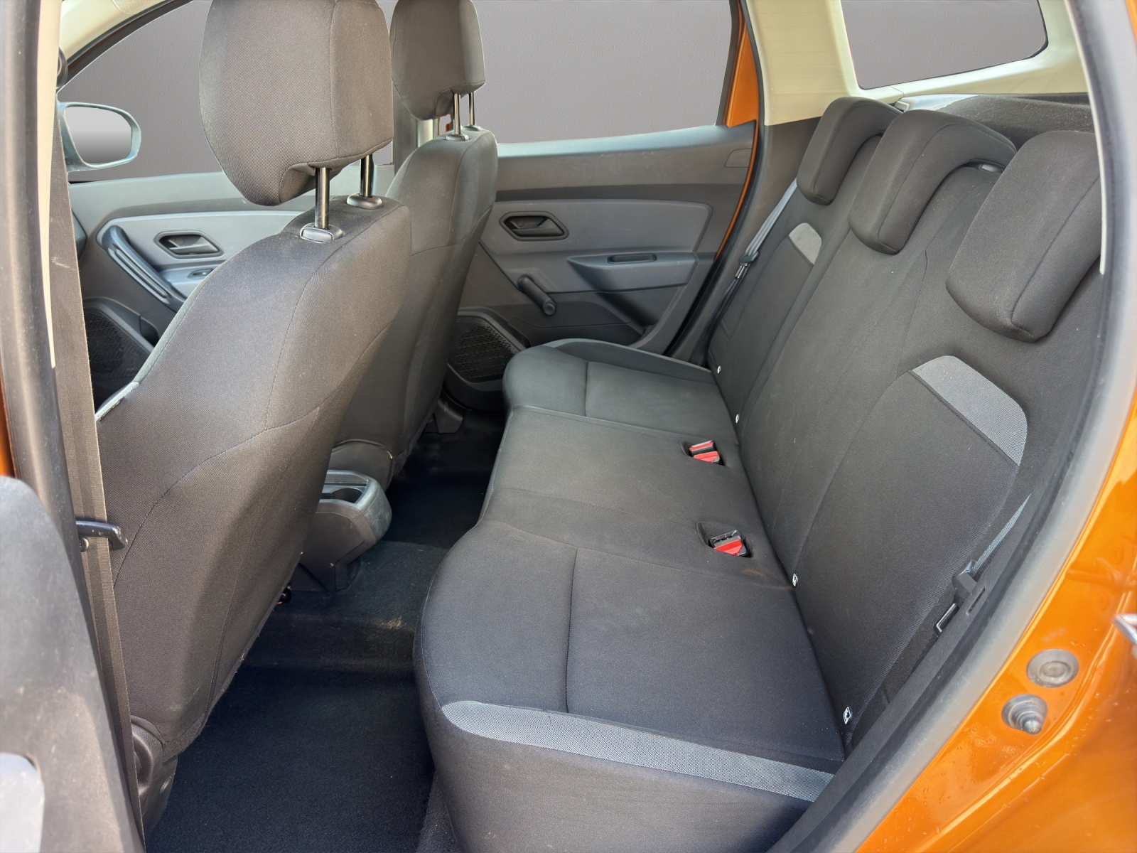 DACIA Duster TCe 125 Essential 4x4-image-12