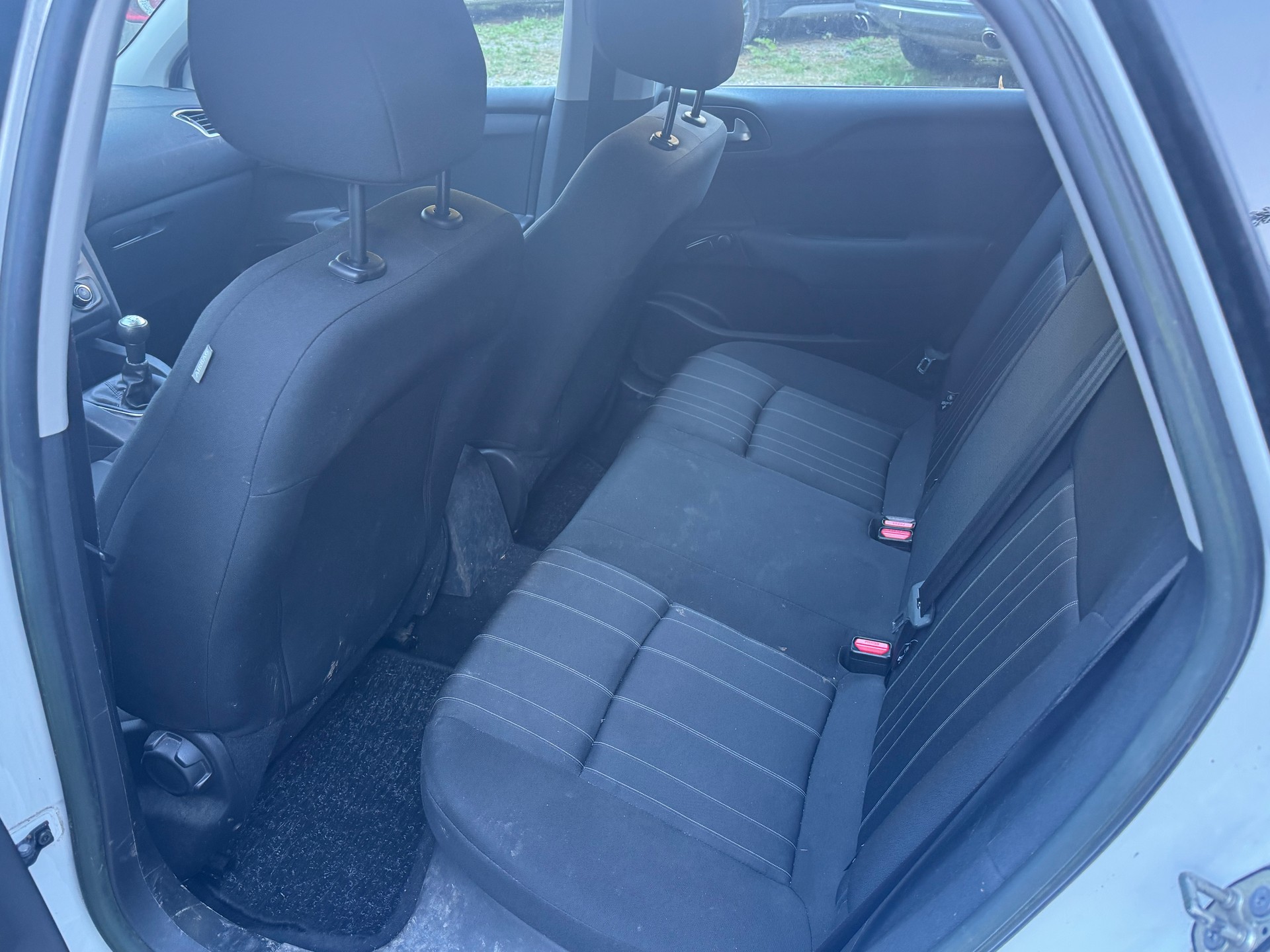 CITROEN C4 Berline 1.4 VTi Attraction-image-9