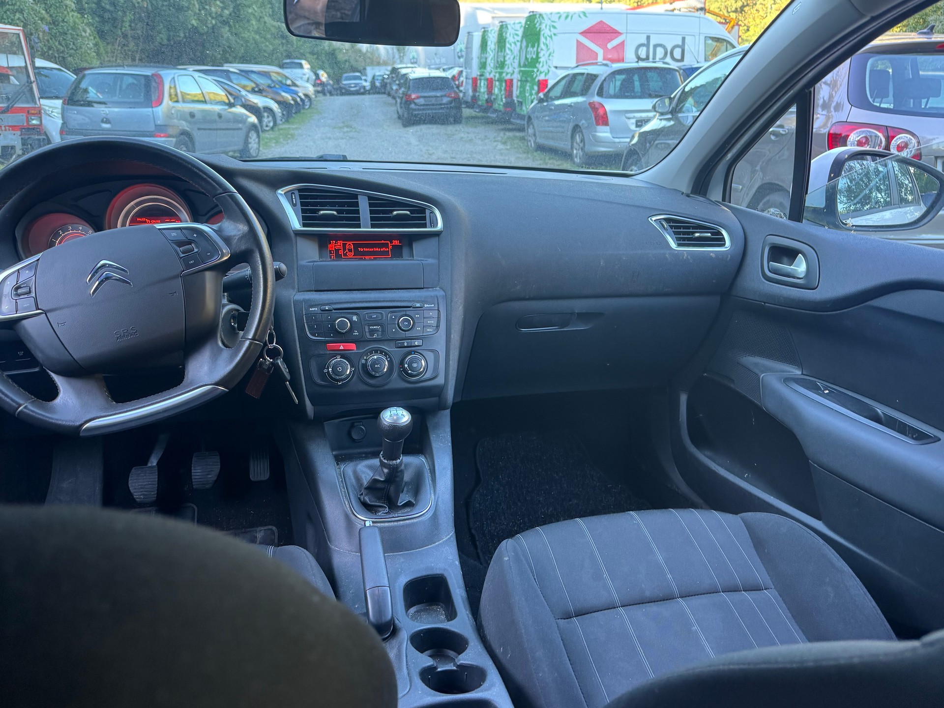 CITROEN C4 Berline 1.4 VTi Attraction-image-7
