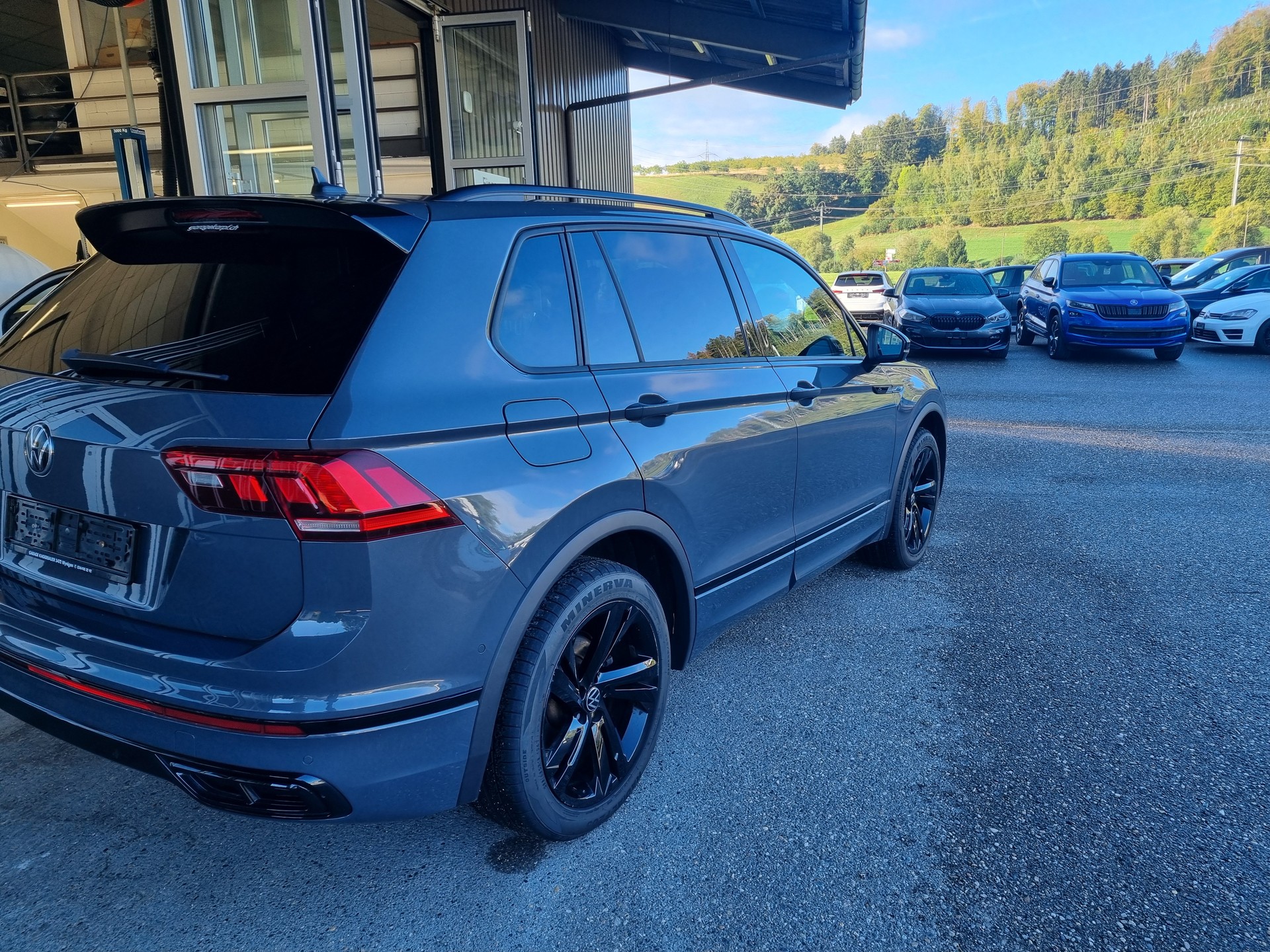 VW Tiguan 2.0TSI R-Line 4Motion DSG-showroom-element-3