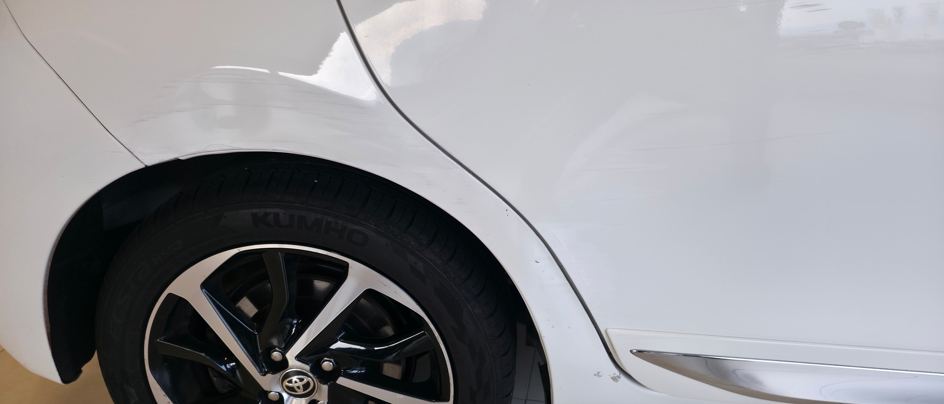 TOYOTA YARIS Hybrid-image-10