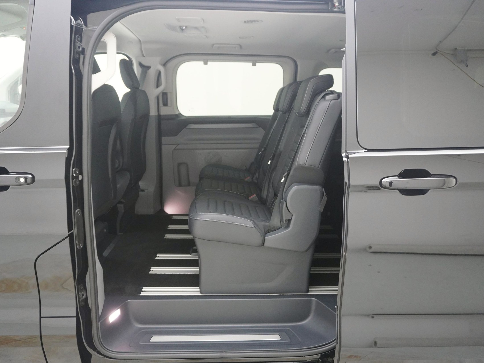 FORD Tourneo Custom 320 L1 2.0 TDCI 4x4 Titanium X-image-13