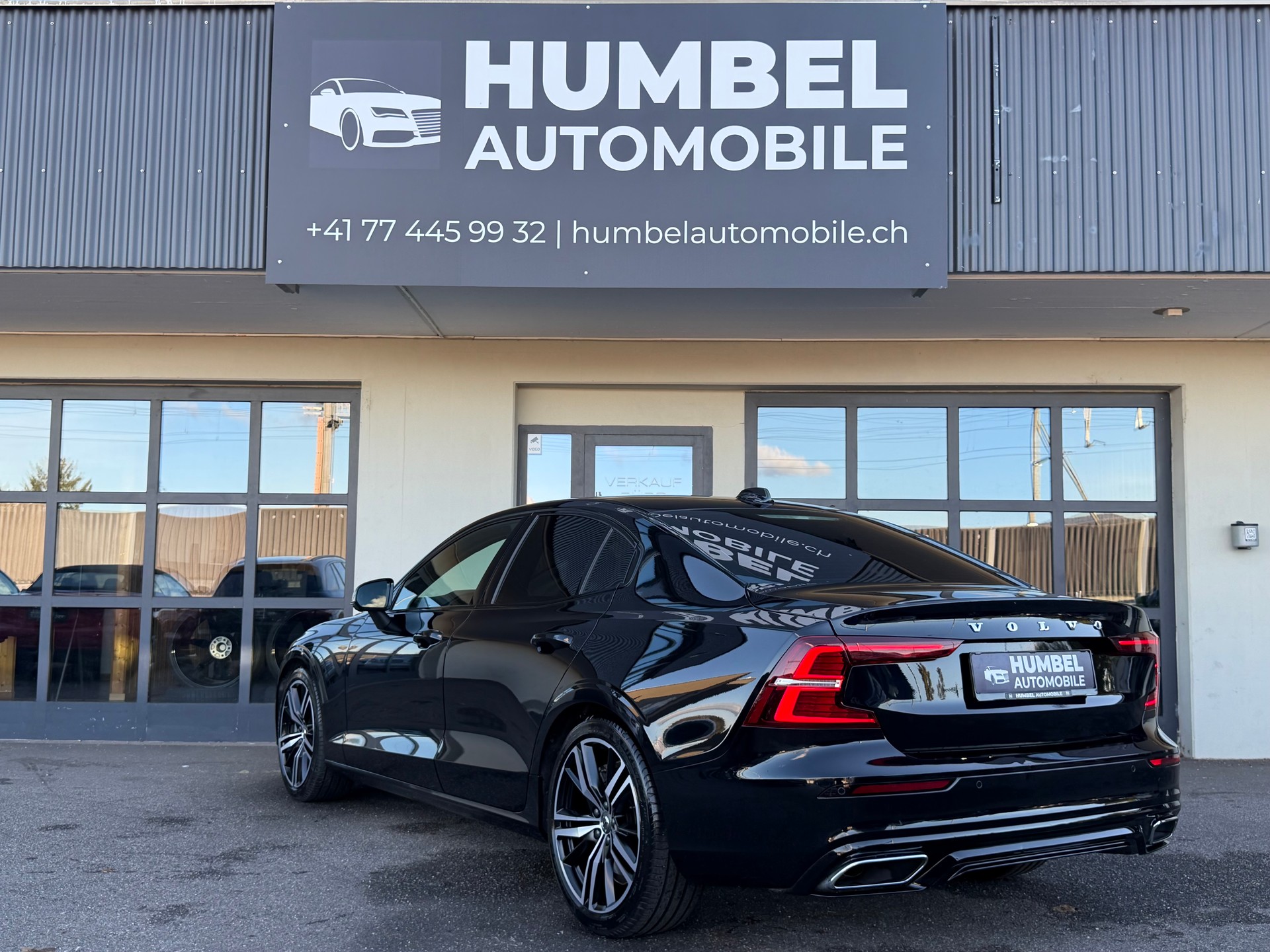 VOLVO S60 B5 AWD Benzin Mild Hybrid Plus Dark Geartronic-image-2