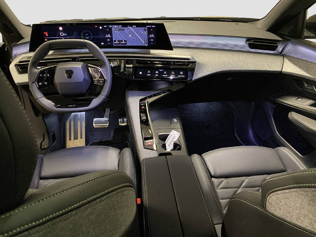 PEUGEOT 5008 Long Range e-GT Exclusive-image-10