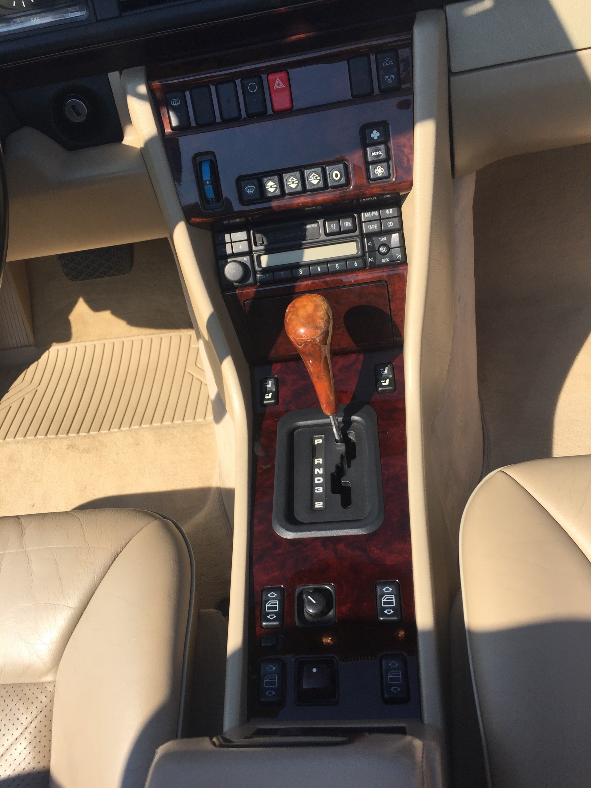 MERCEDES-BENZ E 320 Cabrio VETERAN MFK-image-9