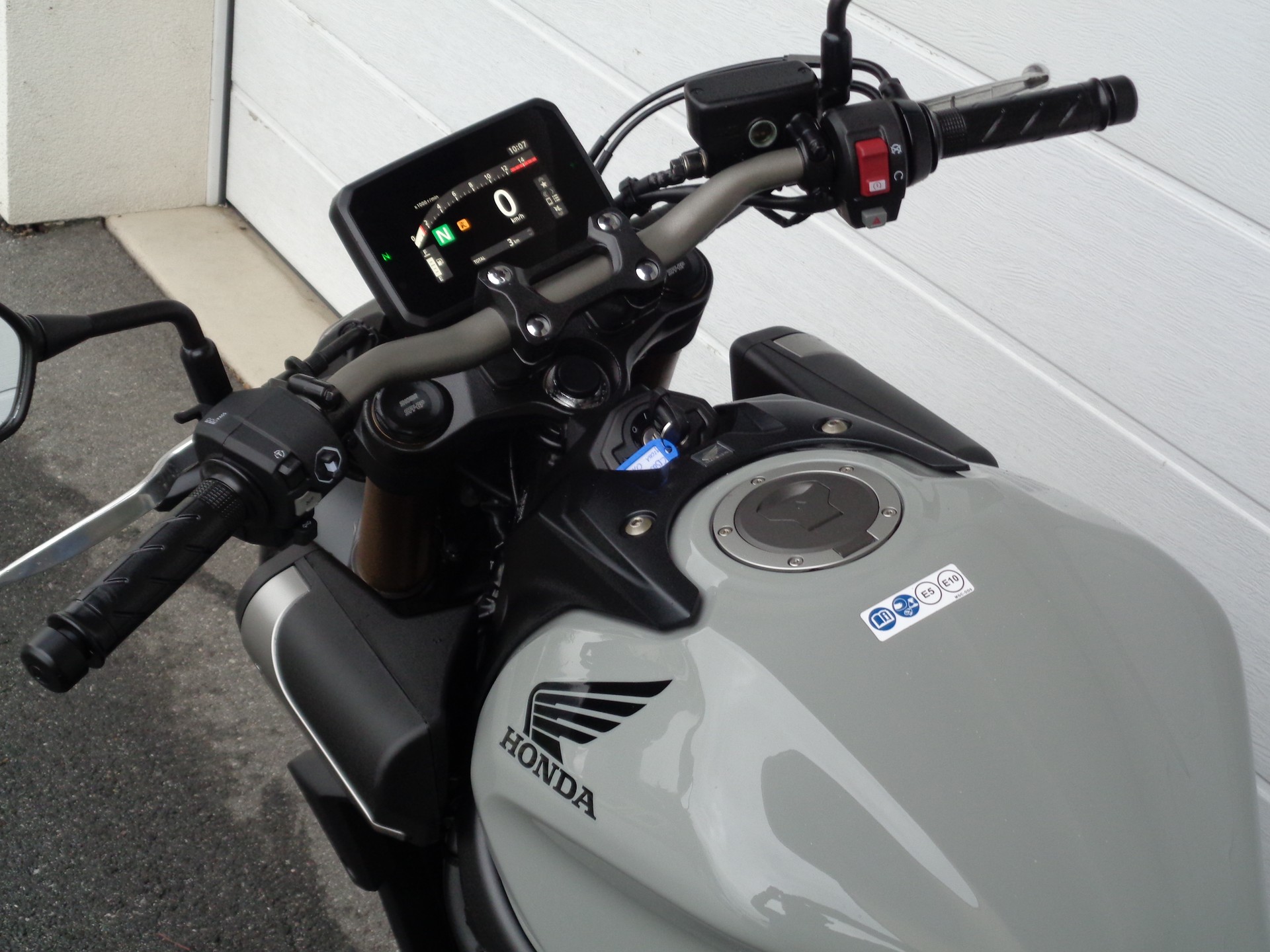 HONDA CB 650 R E-Clutch-image-8