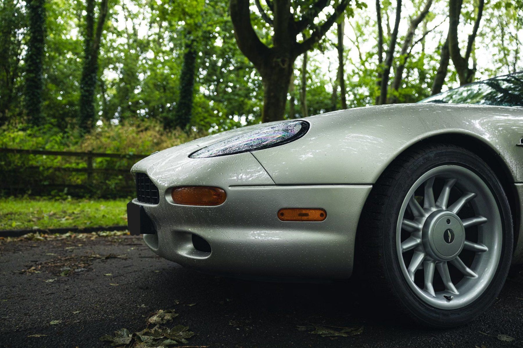 ASTON MARTIN DB7 Volante-image-8