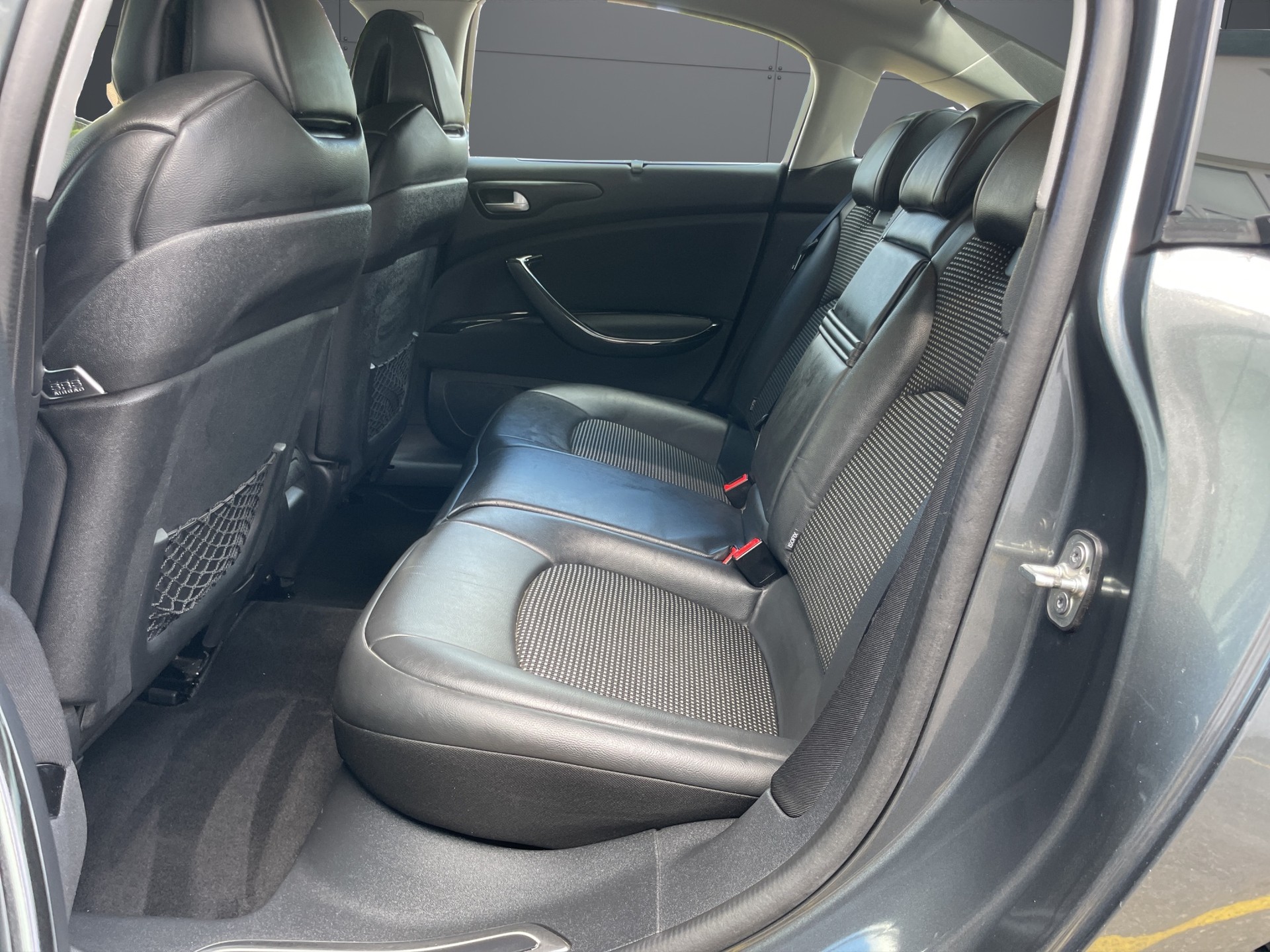 CITROEN C5 Berline 1.6 Turbo Exclusive Automatic-image-6