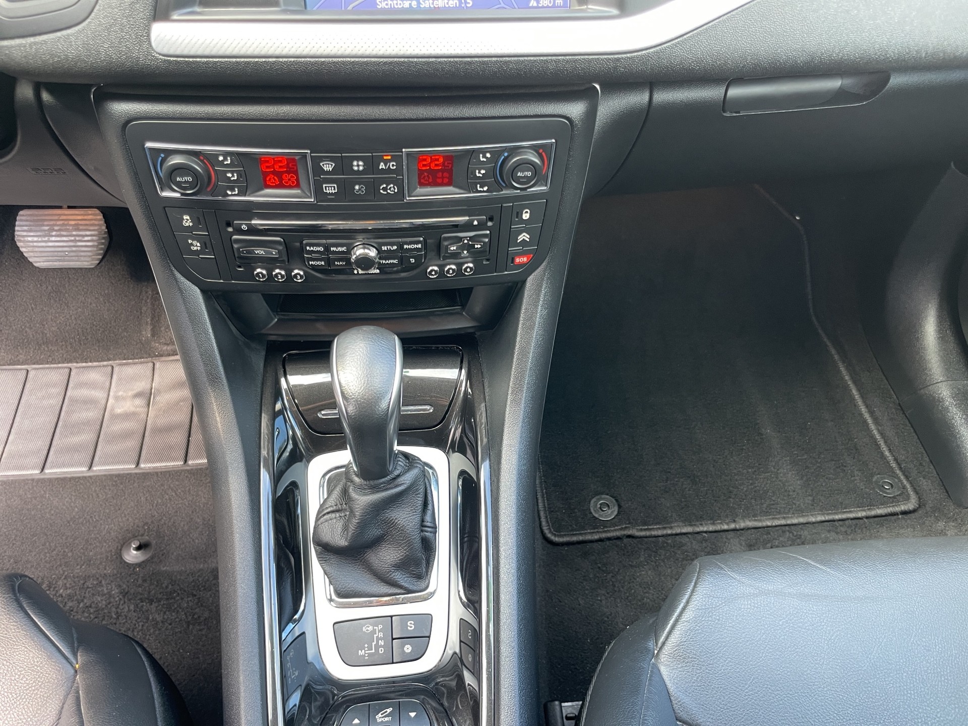 CITROEN C5 Berline 1.6 Turbo Exclusive Automatic-image-8