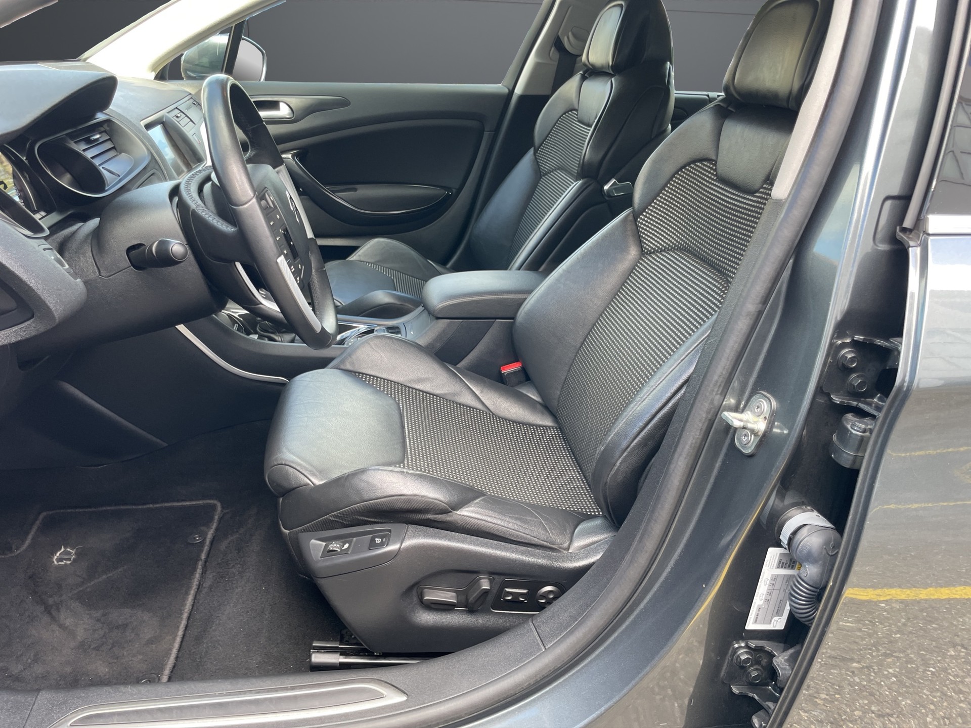 CITROEN C5 Berline 1.6 Turbo Exclusive Automatic-image-4