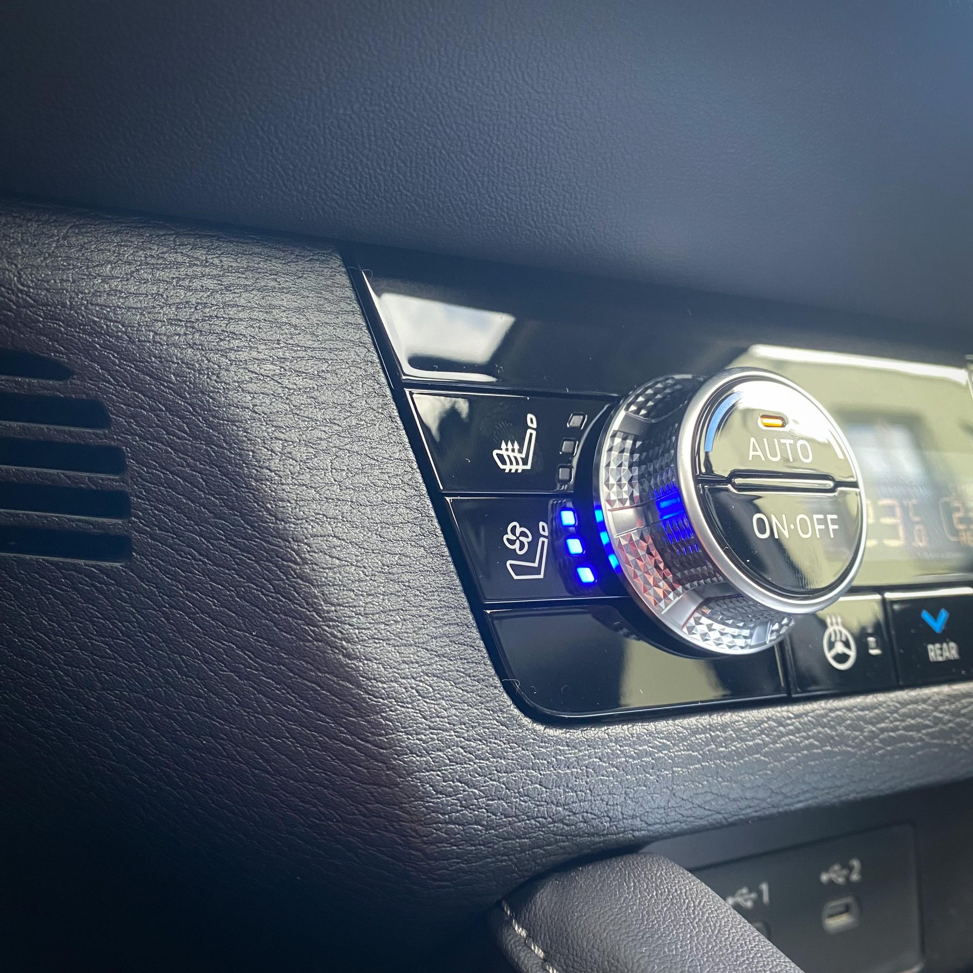 MITSUBISHI Outlander 2.4 PHEV Instyle 4x4-image-15