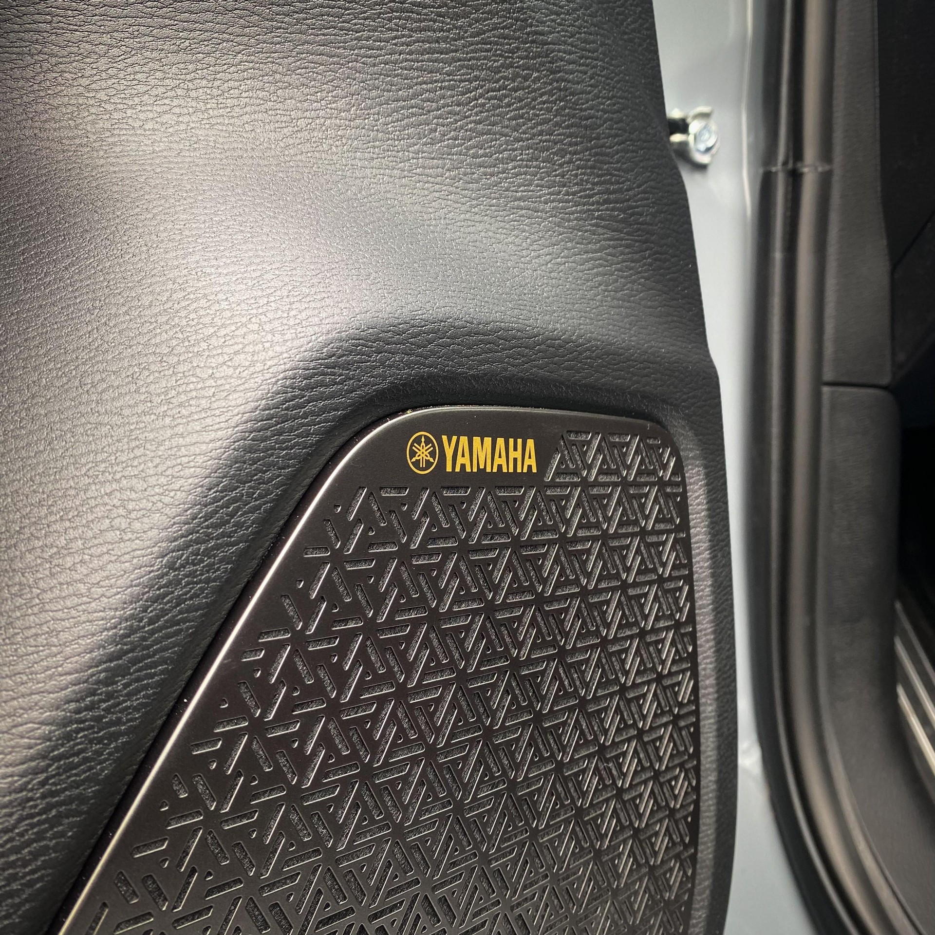 MITSUBISHI Outlander 2.4 PHEV Instyle 4x4-image-11