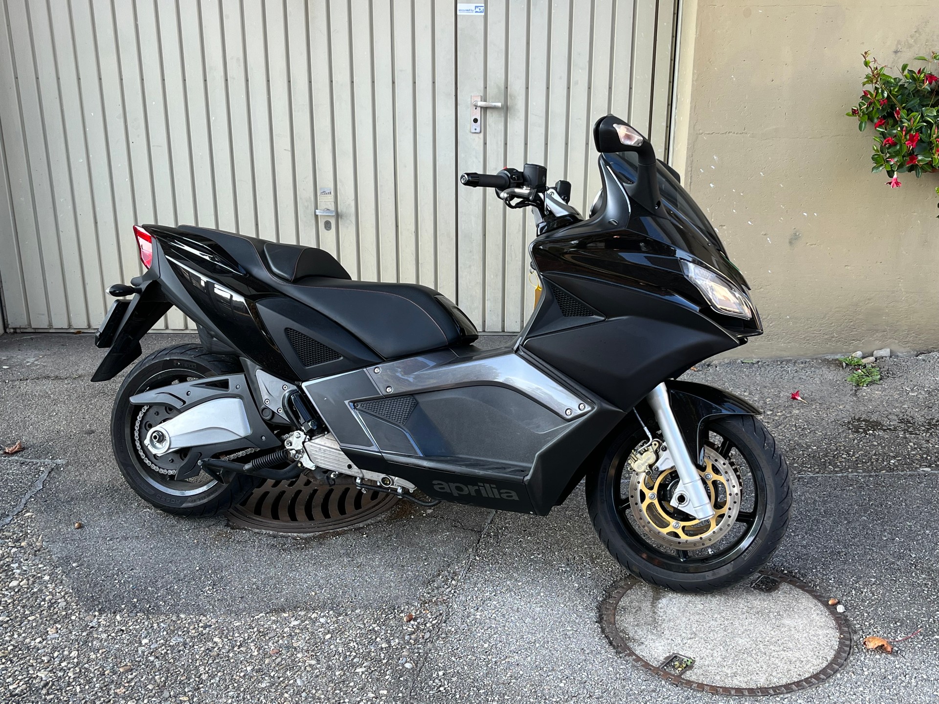 APRILIA SRV 850 ABS / TC-image-1