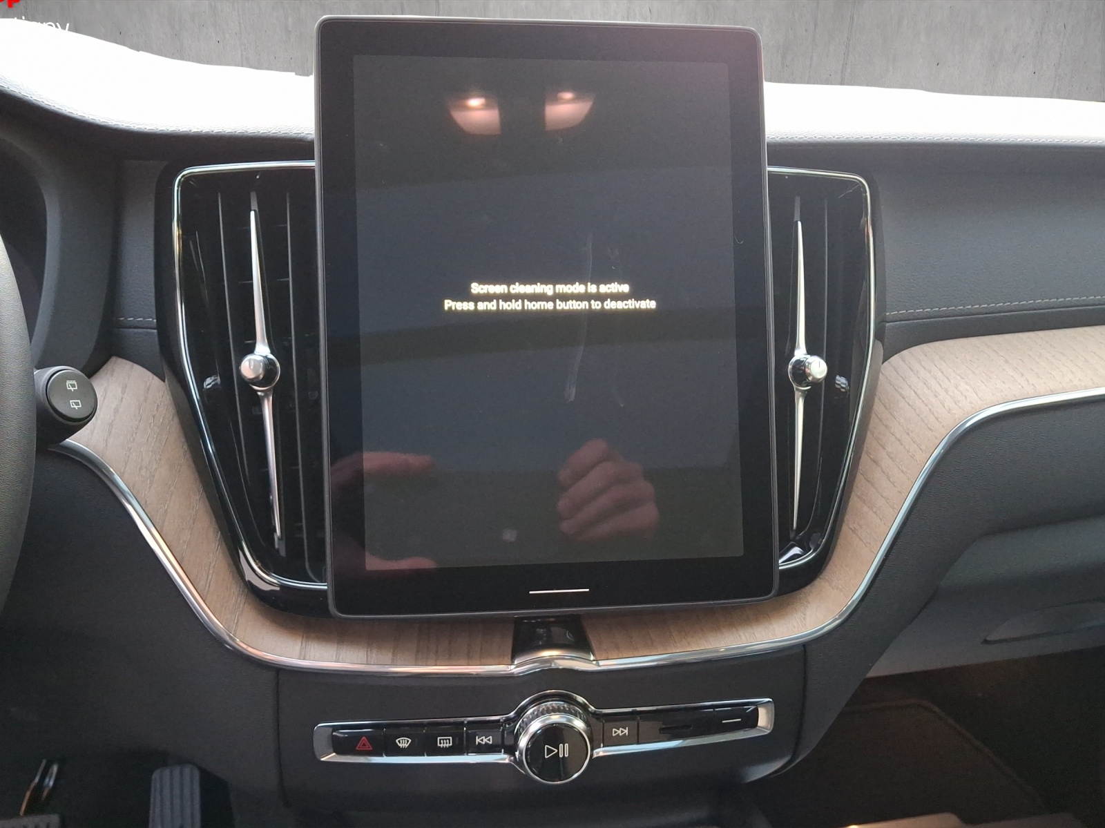 VOLVO XC60 T6 eAWD PluginHybrid Ultra Dark Geartronic-image-10