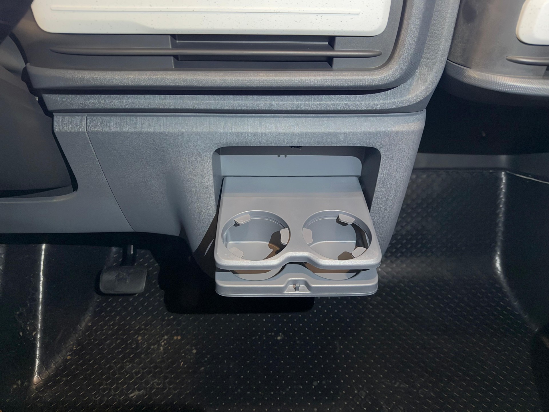 MAXUS eDeliver 5 L1 64kWh-image-21