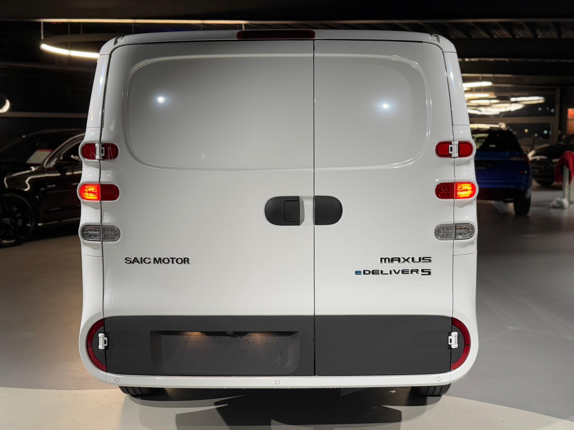 MAXUS eDeliver 5 L1 64kWh-image-5