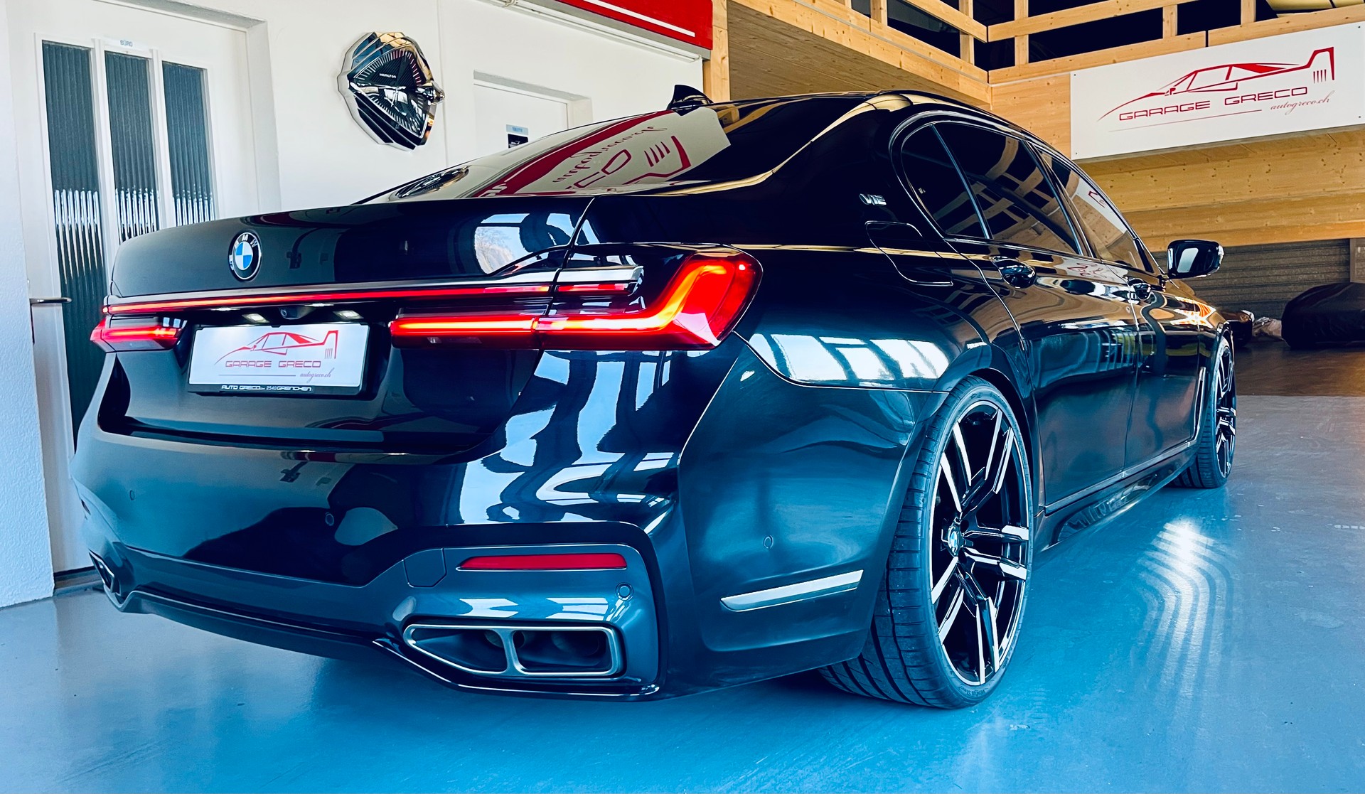 BMW M760Li xDrive V12 Excellence Sport Getriebe-image-5