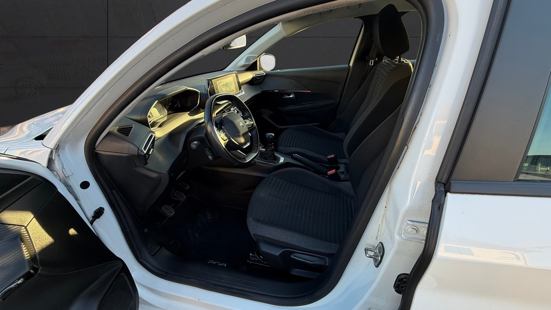 PEUGEOT 208 1.5 BlueHDi Active-image-6