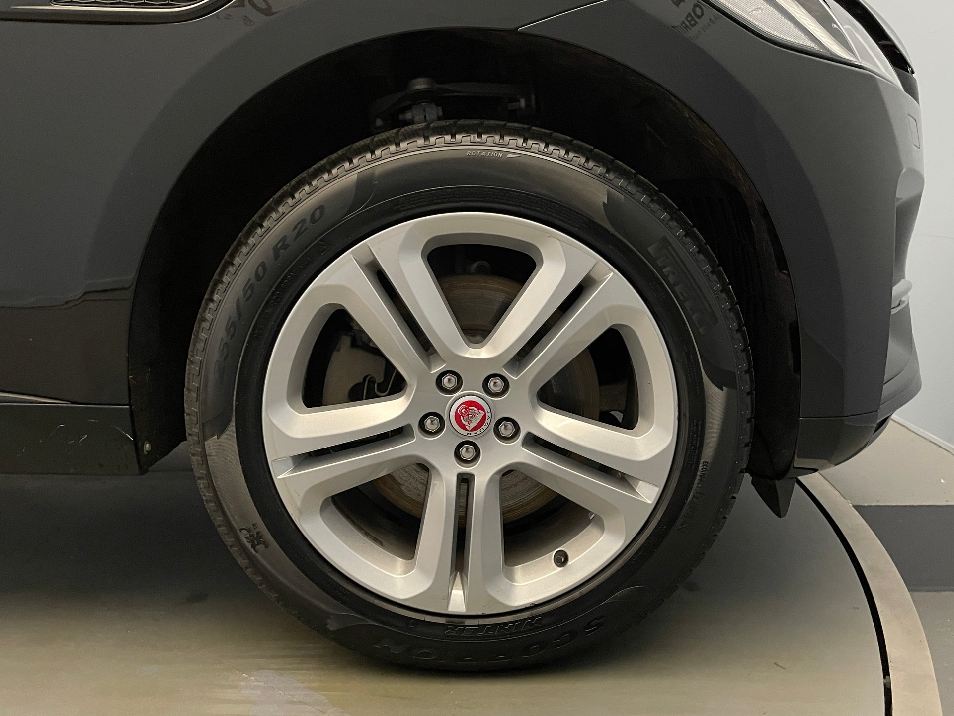 JAGUAR F-Pace 2.0 P400e SE AWD-image-13