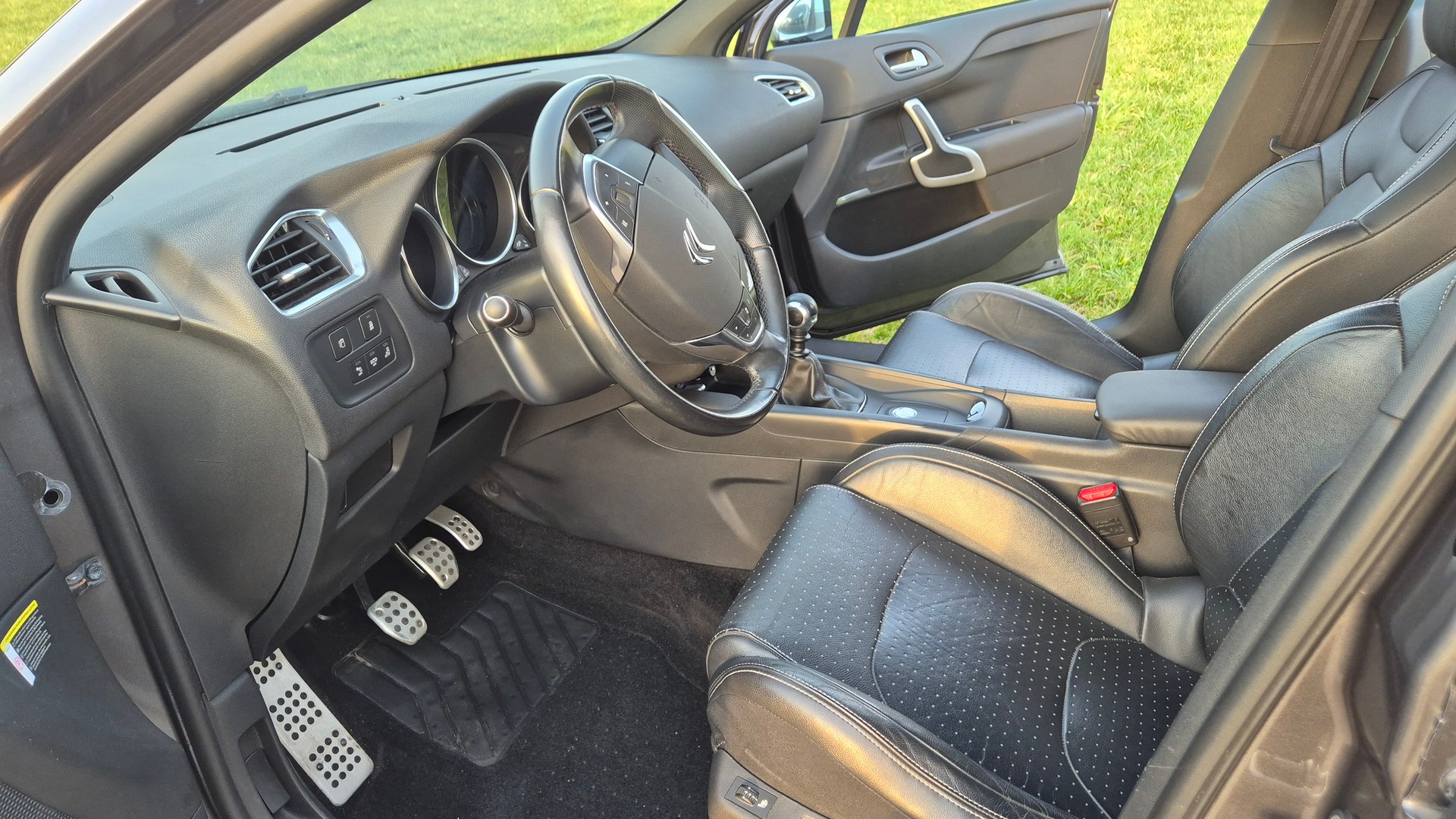 DS AUTOMOBILES DS 4 2.0 Blue HDi Sport Chic-image-9