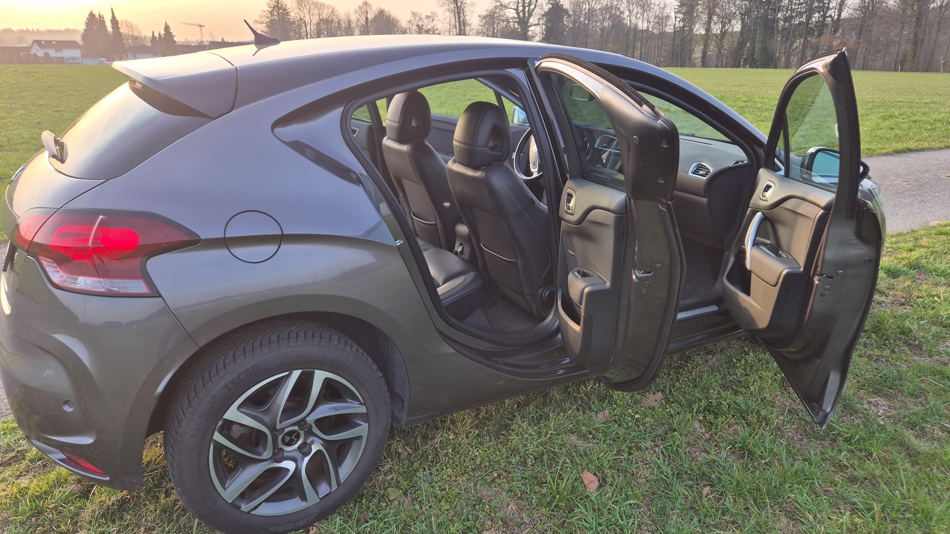 DS AUTOMOBILES DS 4 2.0 Blue HDi Sport Chic-image-7