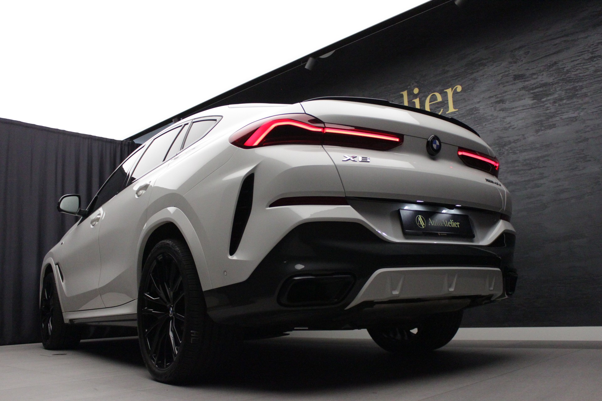 BMW X6 xDrive 48V 40d Steptronic M Sport-image-8