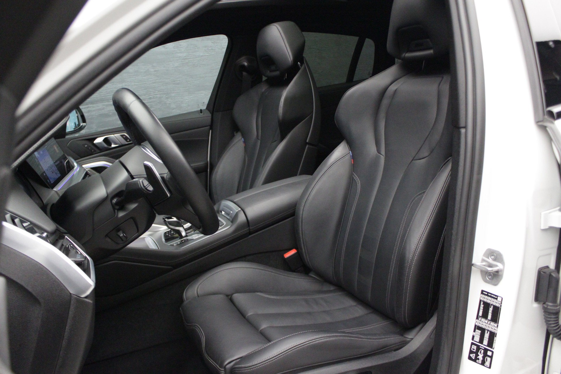 BMW X6 xDrive 48V 40d Steptronic M Sport-image-16